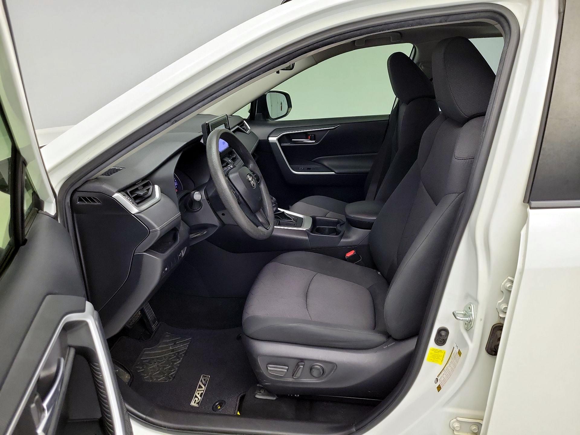Thumbnail: 2019 Toyota RAV4 - 11