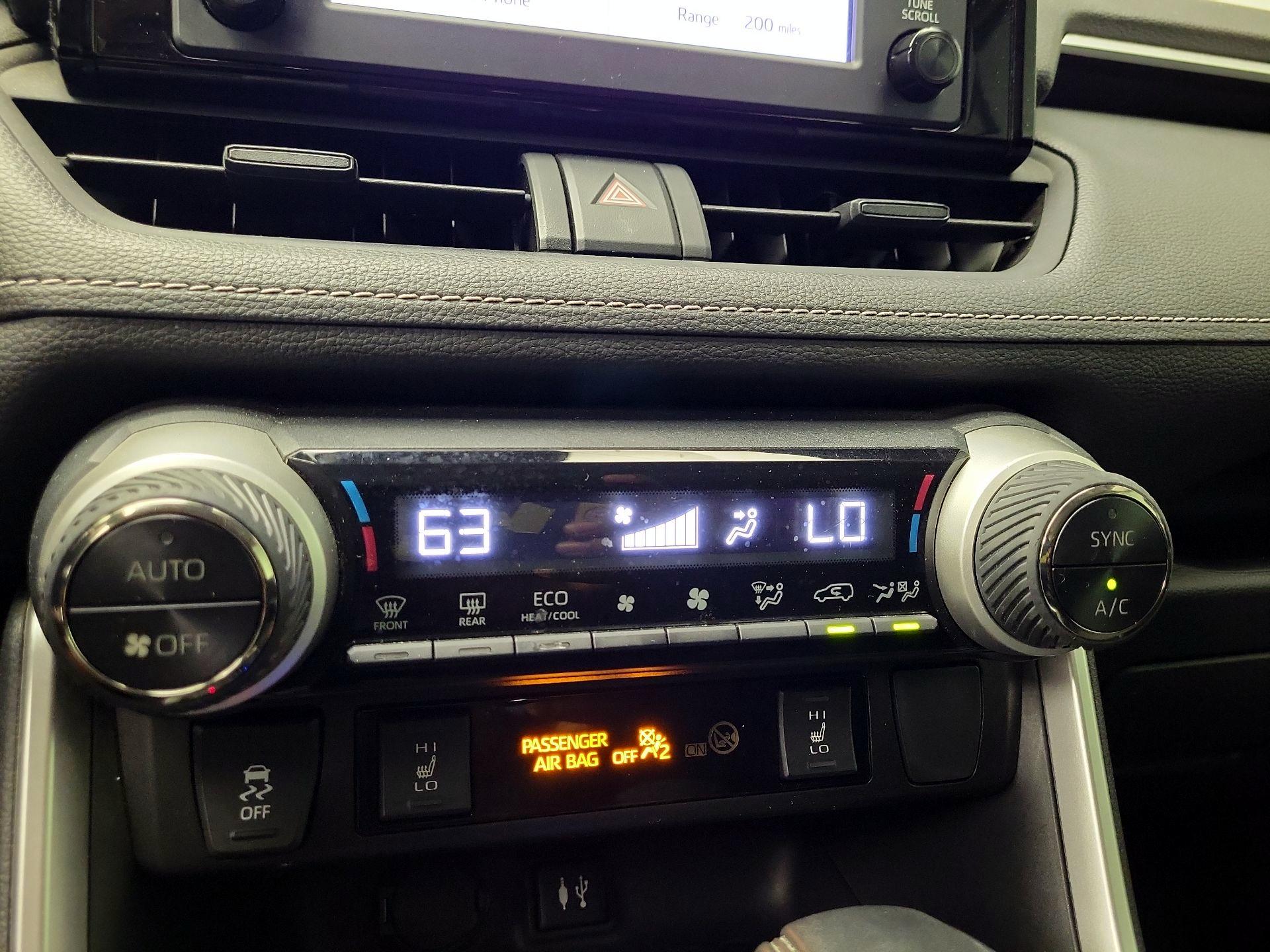 Thumbnail: 2019 Toyota RAV4 - 16