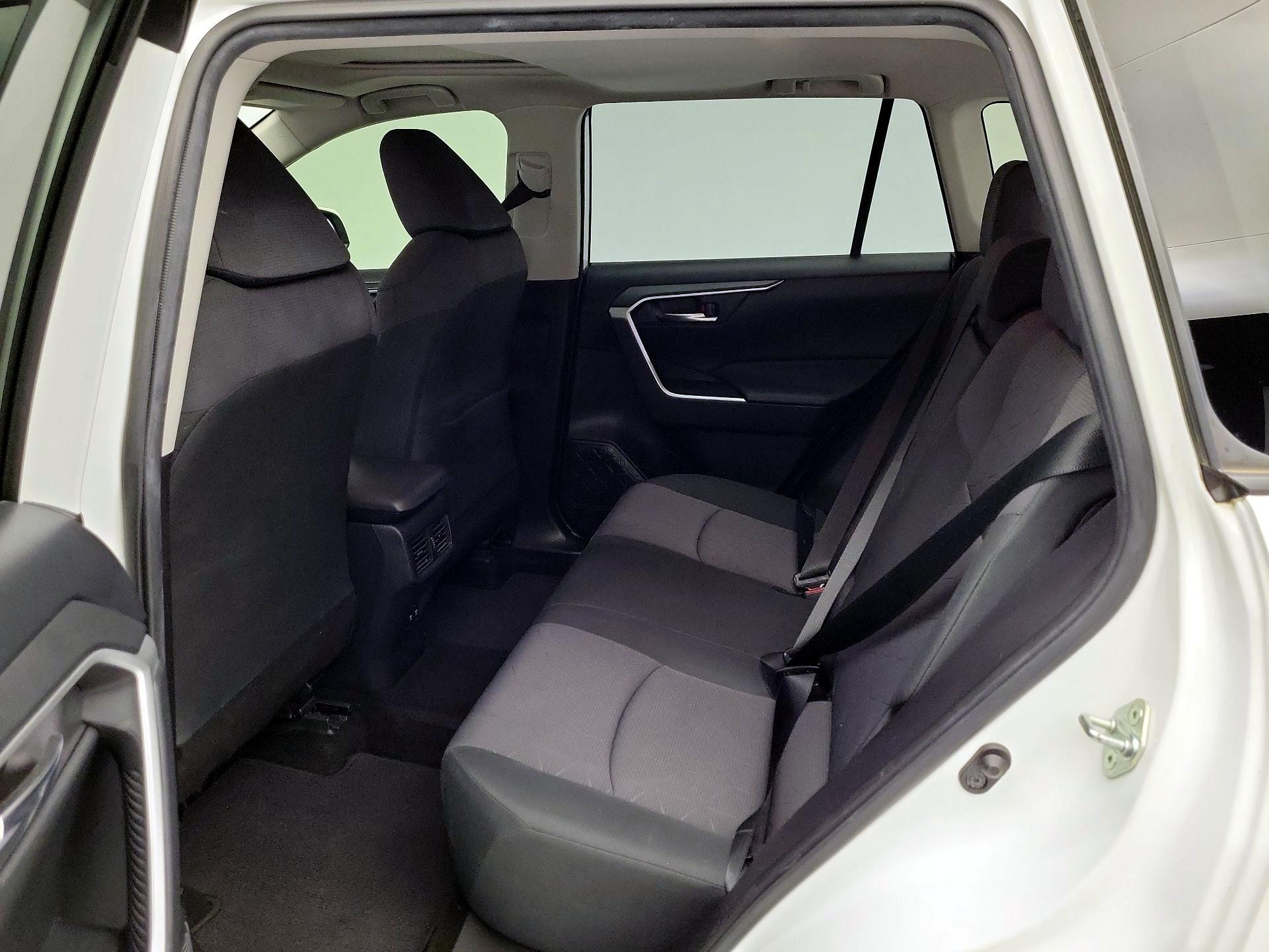 Thumbnail: 2019 Toyota RAV4 - 19