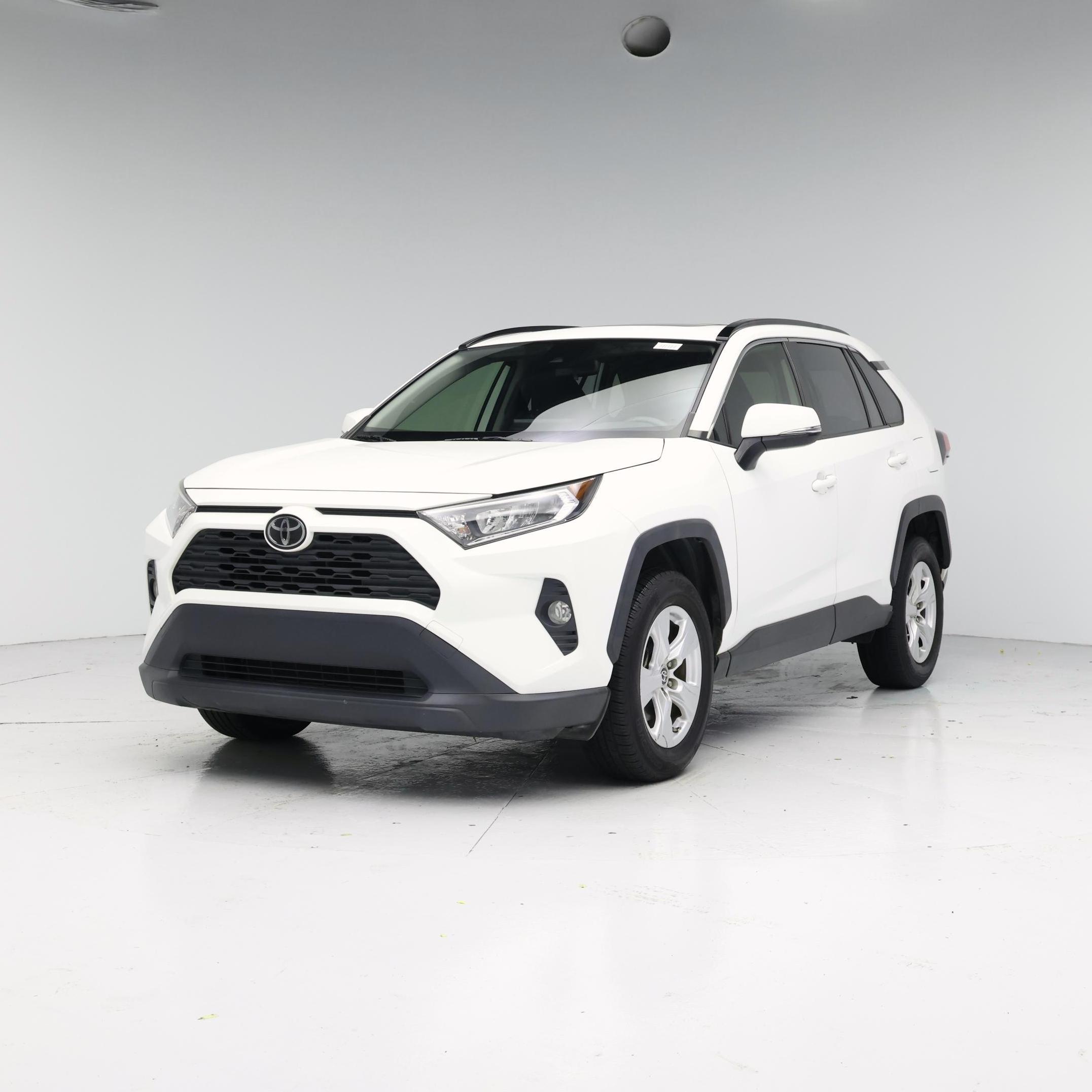 Thumbnail: 2019 Toyota RAV4 - 4