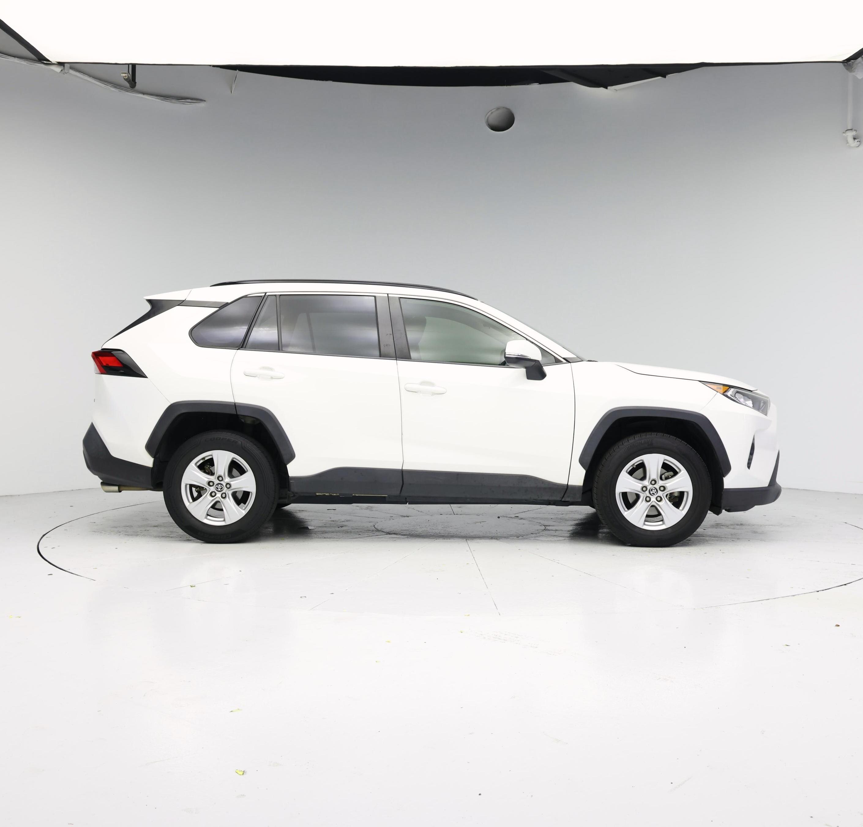 Thumbnail: 2019 Toyota RAV4 - 7