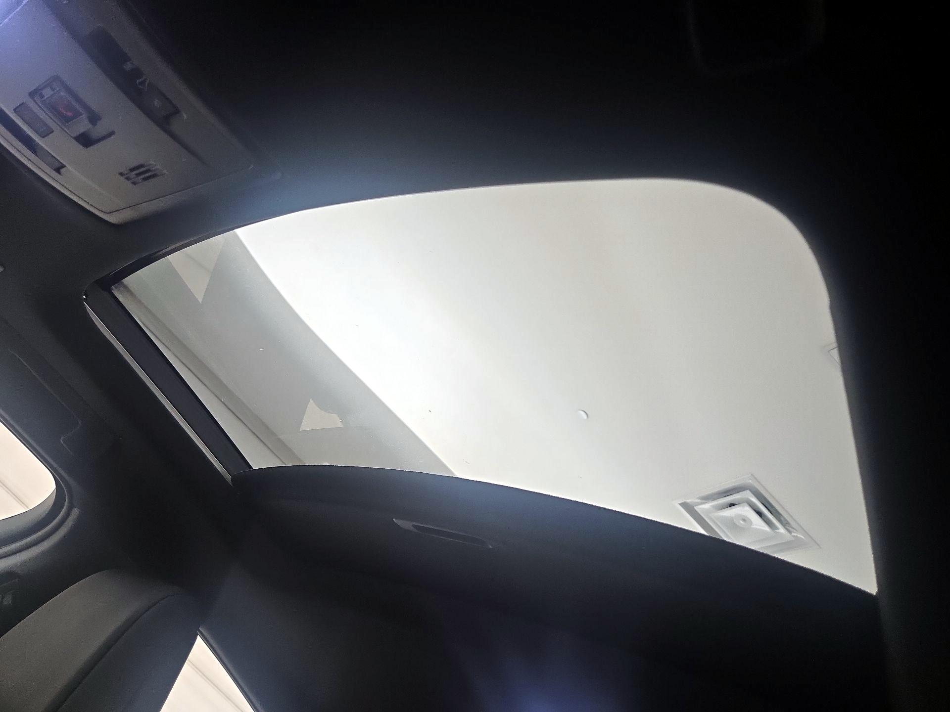 Thumbnail: 2023 Lexus UX - 20