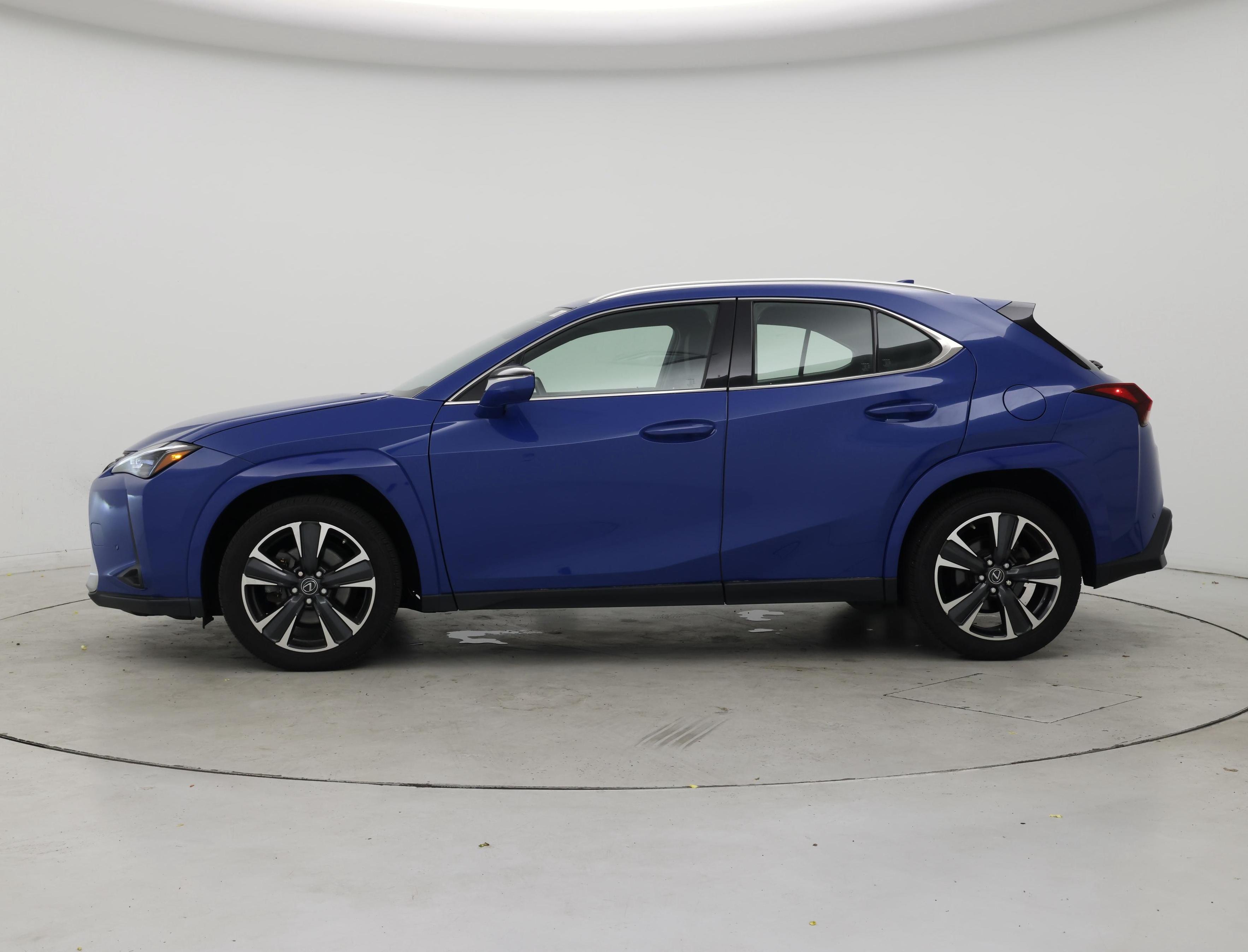 Thumbnail: 2023 Lexus UX - 3