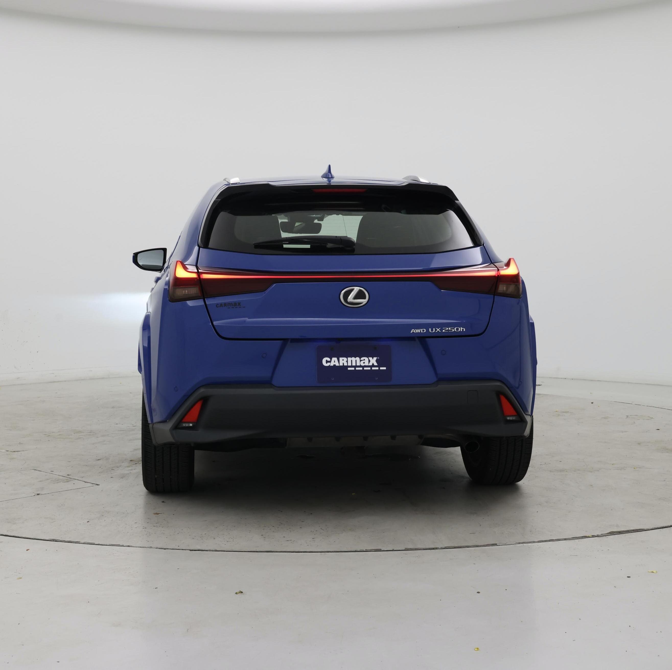 Thumbnail: 2023 Lexus UX - 6