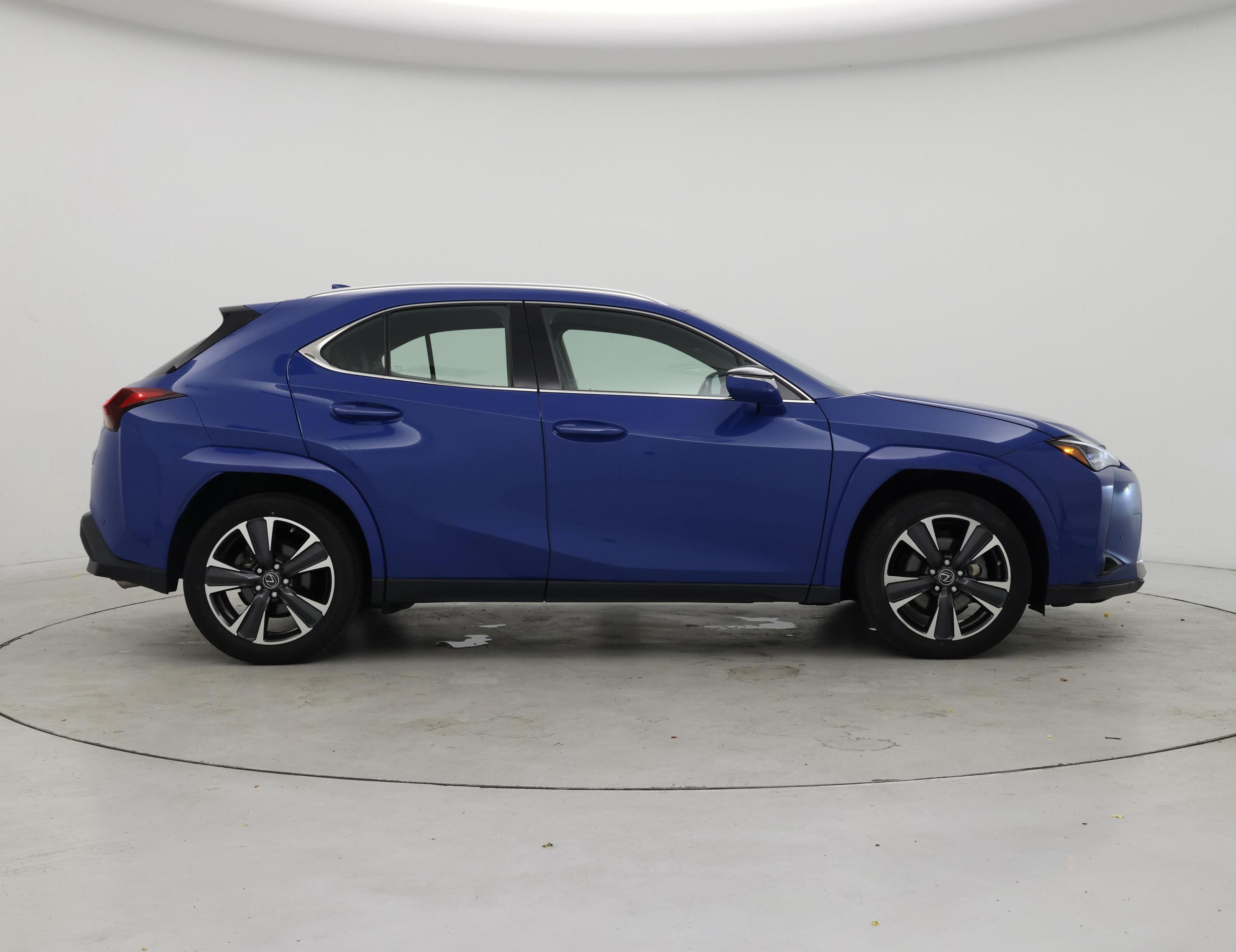 Thumbnail: 2023 Lexus UX - 7