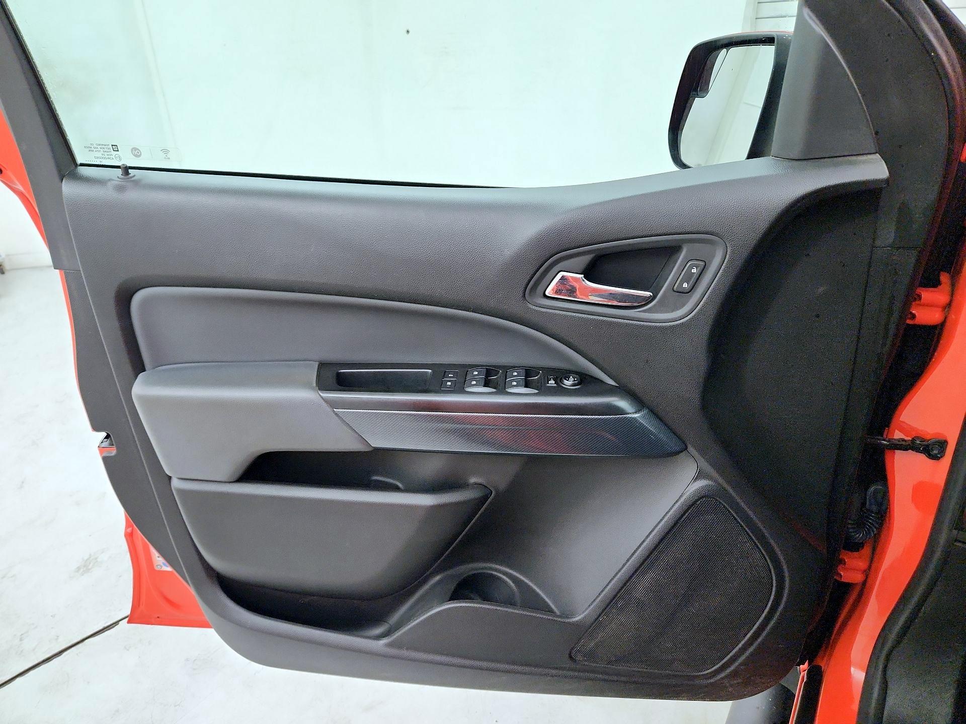 Thumbnail: 2019 Chevrolet Colorado - 12
