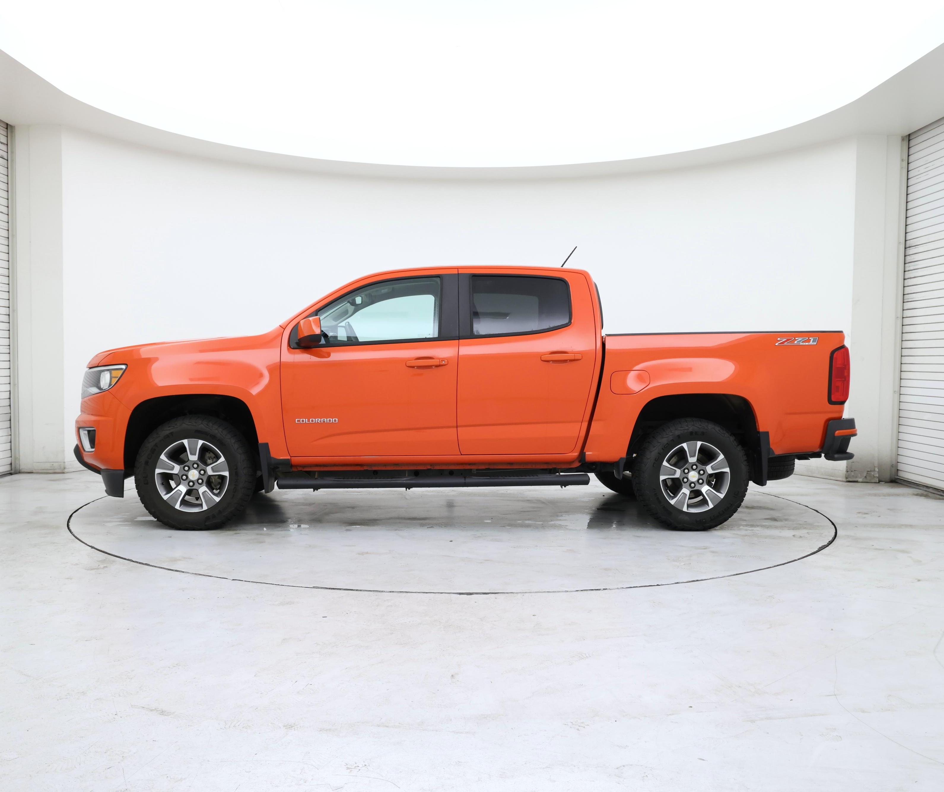 Thumbnail: 2019 Chevrolet Colorado - 3