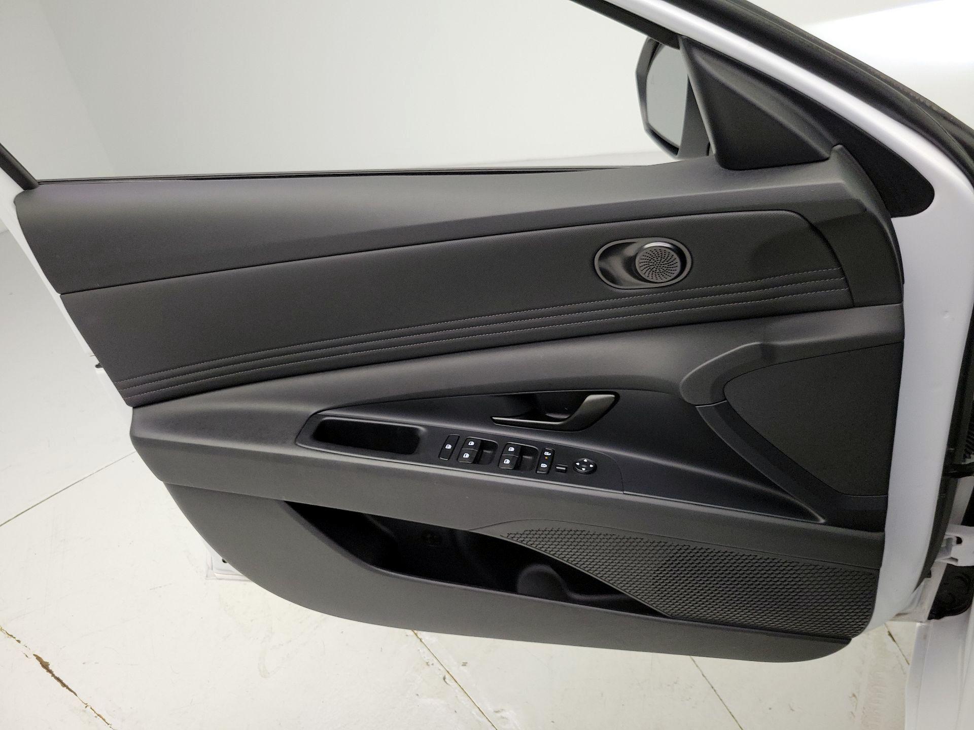 Thumbnail: 2025 Hyundai Elantra - 12