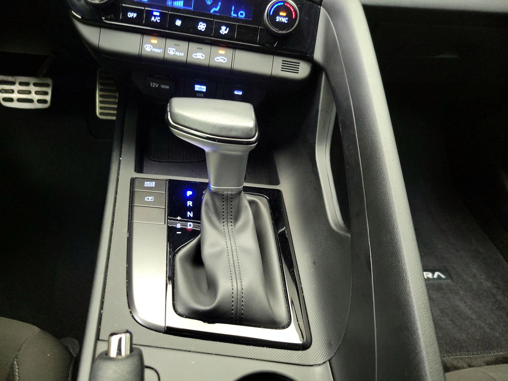 Thumbnail: 2025 Hyundai Elantra - 17