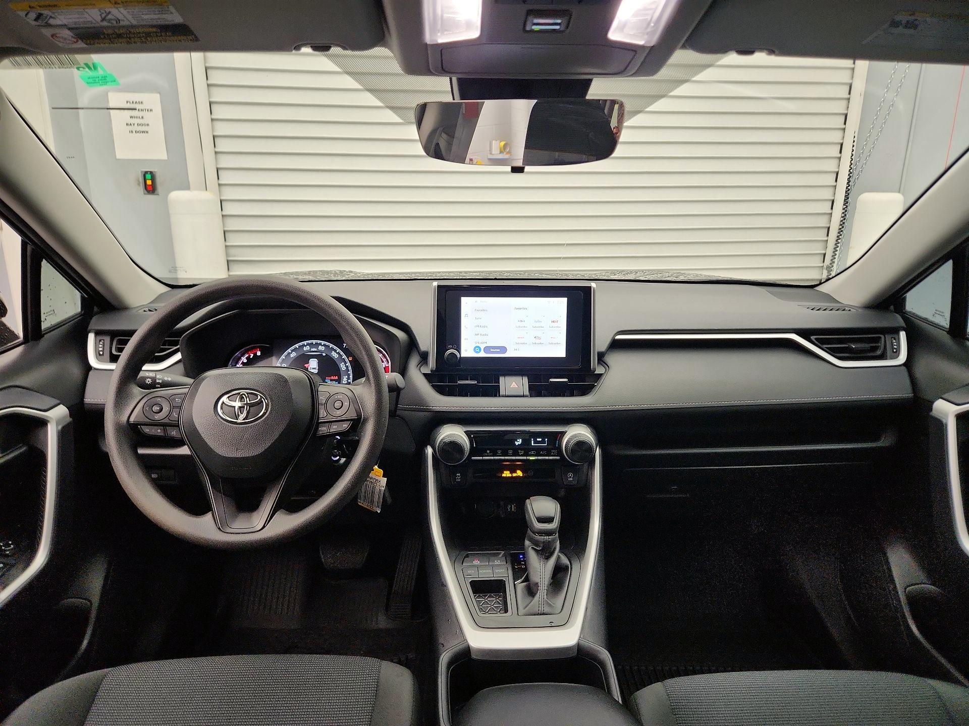 Thumbnail: 2025 Toyota RAV4 - 9