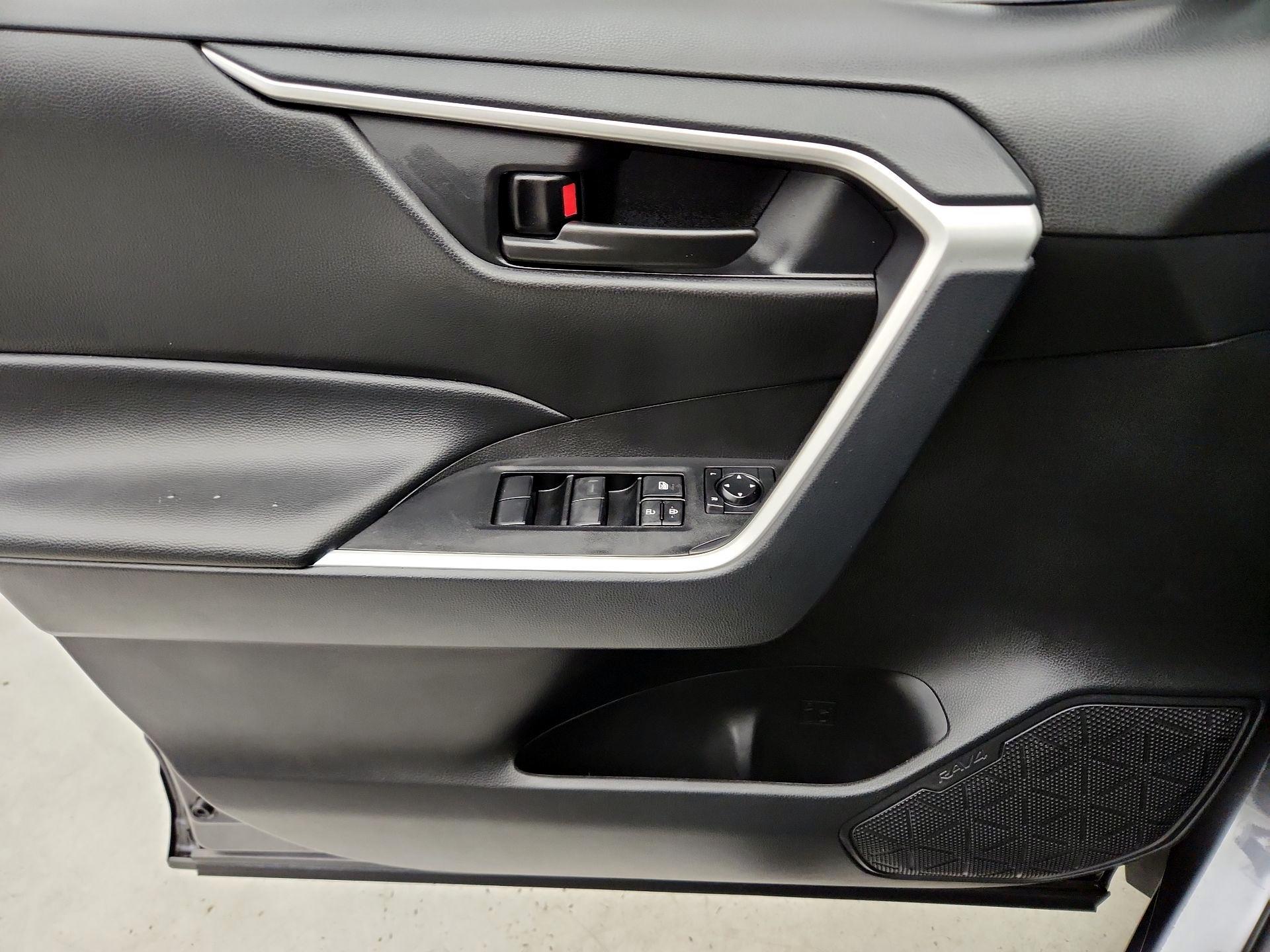 Thumbnail: 2025 Toyota RAV4 - 12