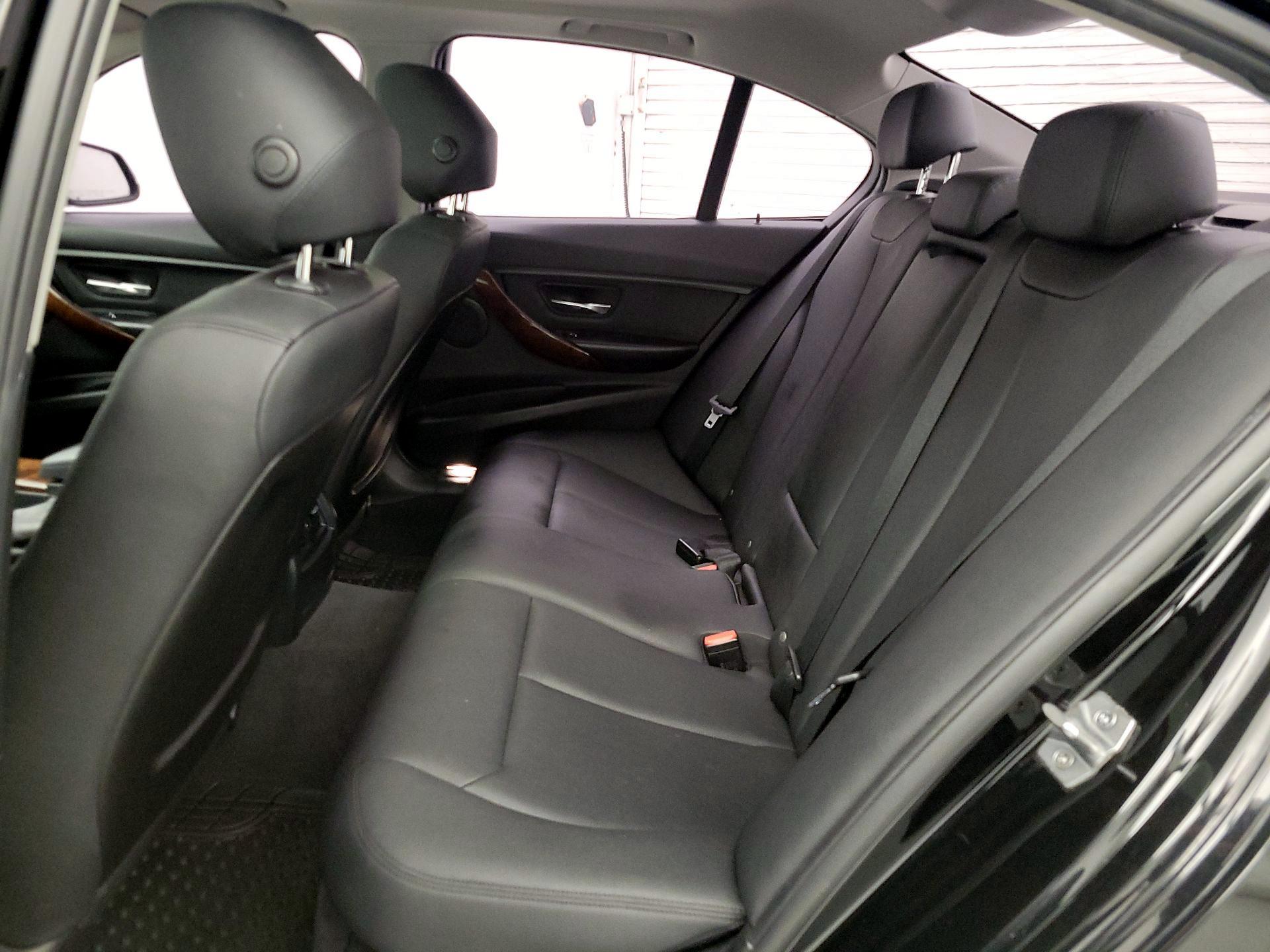 Thumbnail: 2016 BMW 3 Series - 19