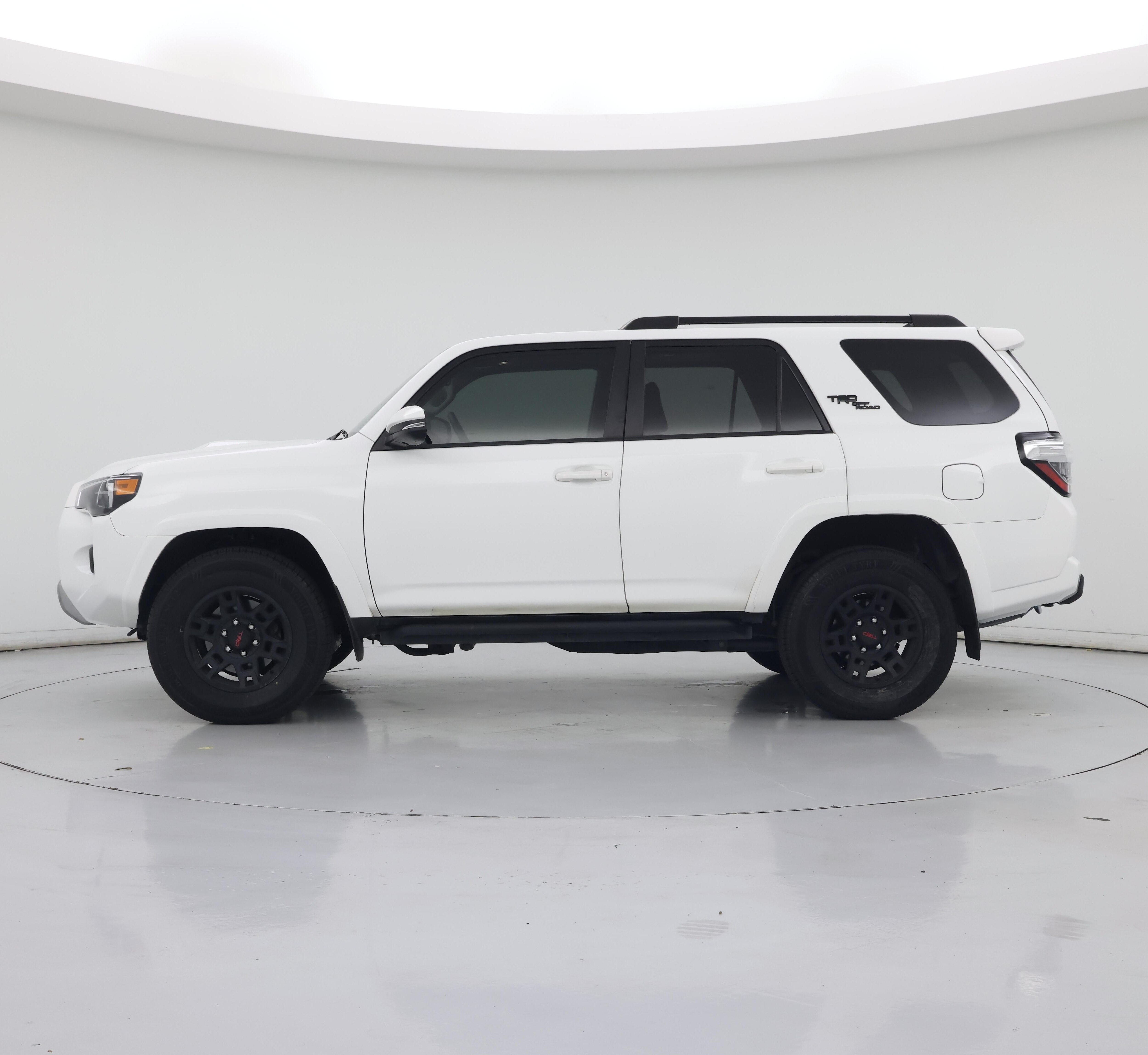 Thumbnail: 2022 Toyota 4Runner - 3