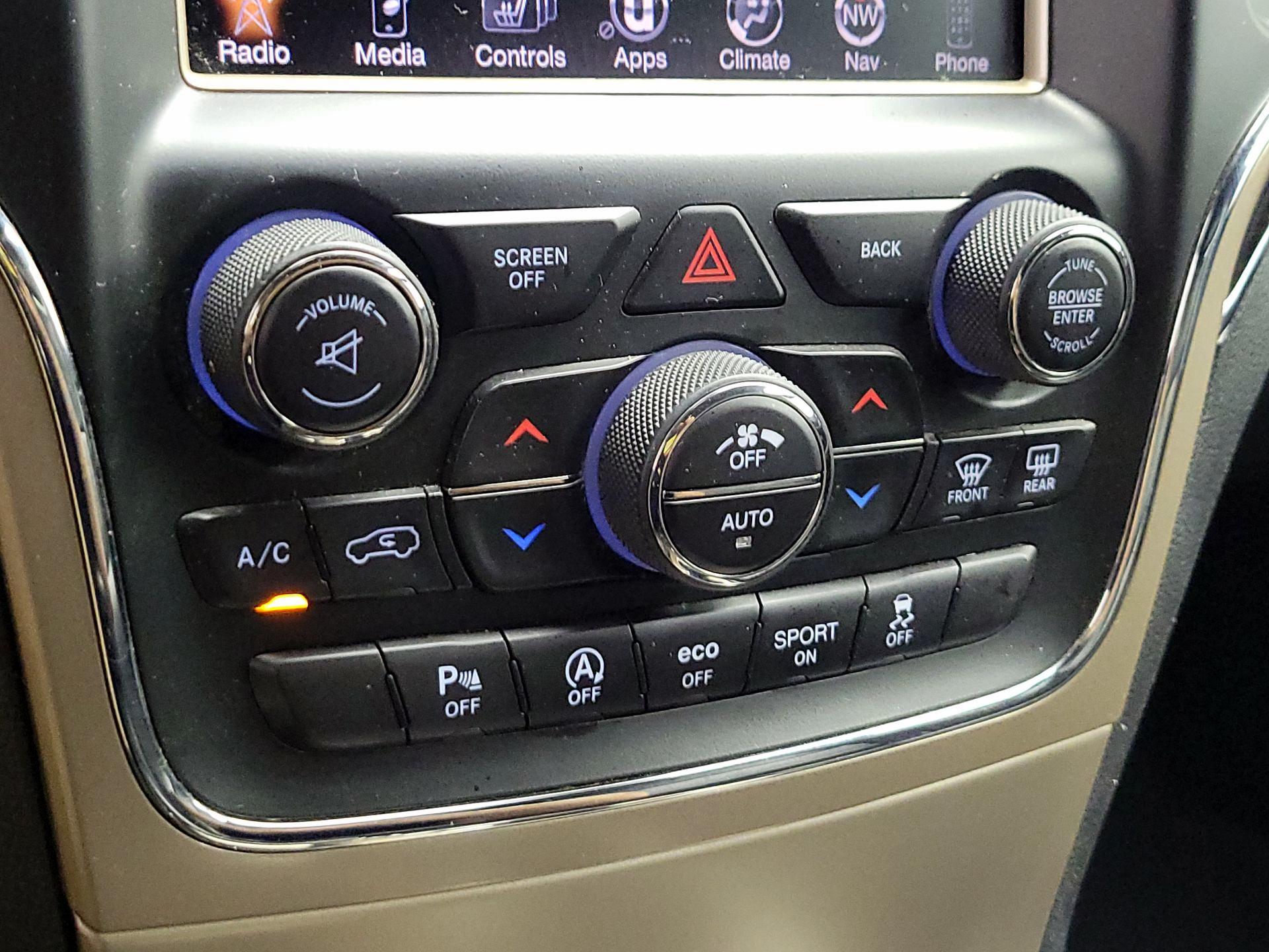 Thumbnail: 2017 Jeep Grand Cherokee - 17