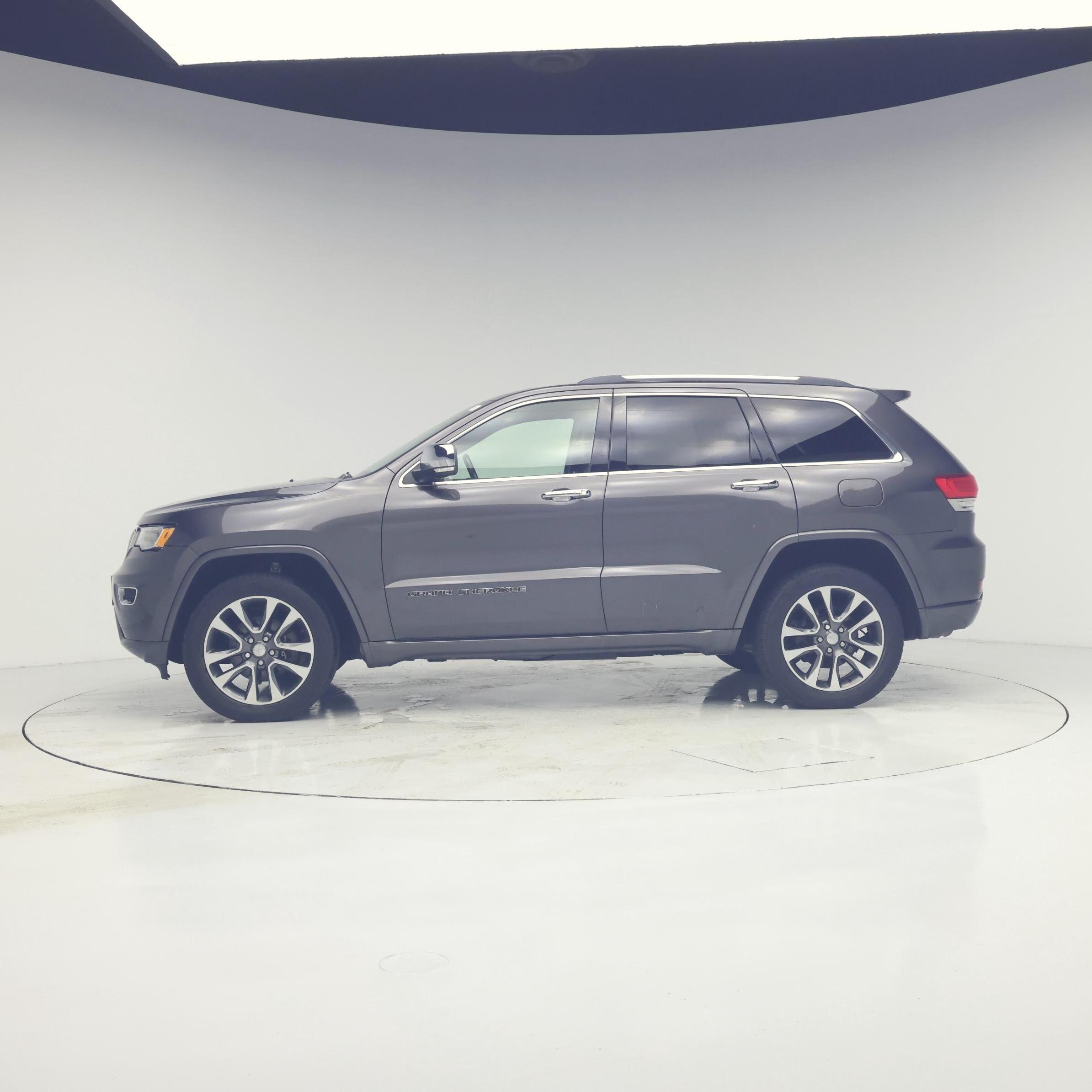Thumbnail: 2017 Jeep Grand Cherokee - 3