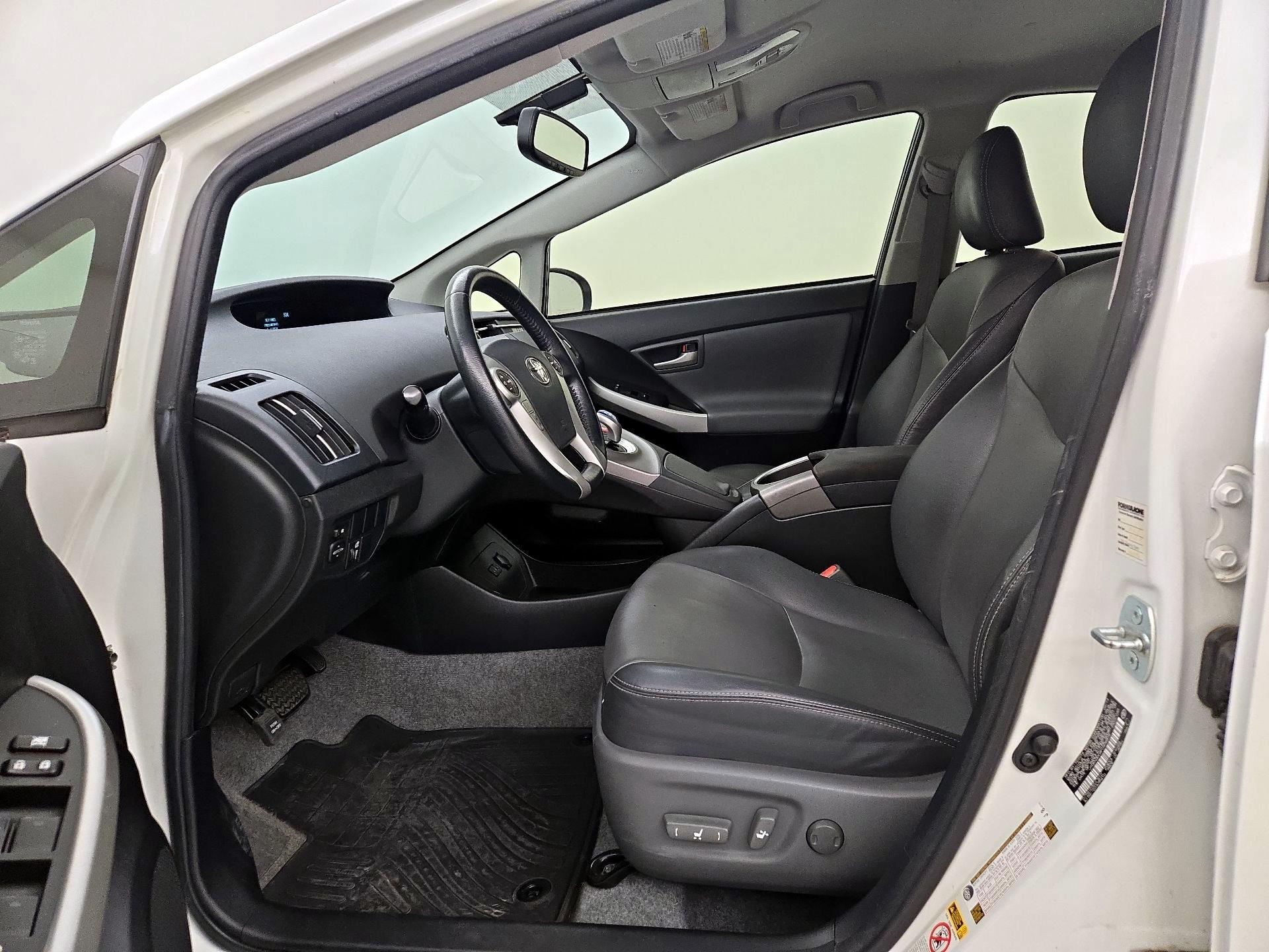 Thumbnail: 2015 Toyota Prius - 11
