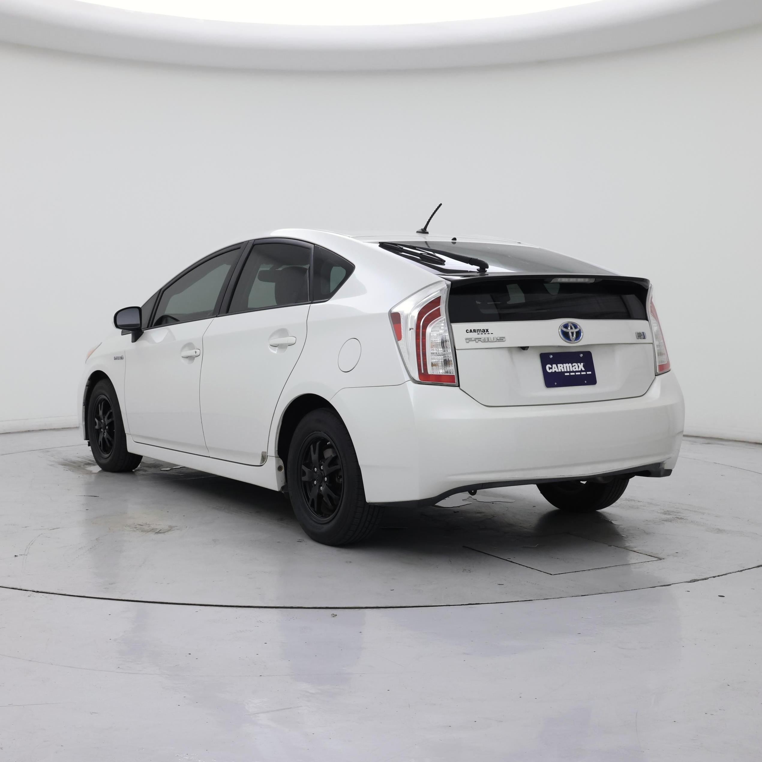 Thumbnail: 2015 Toyota Prius - 2