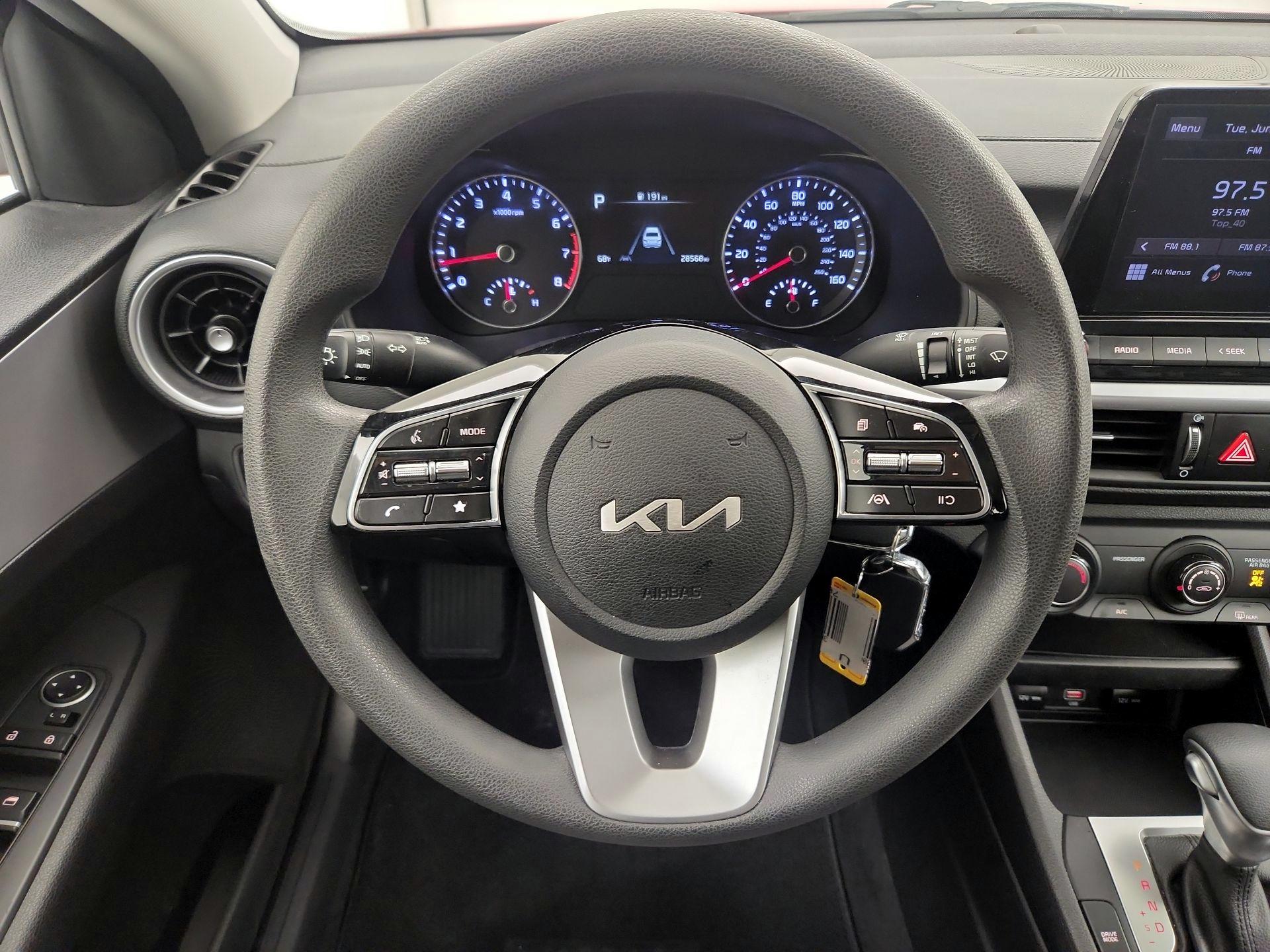 Thumbnail: 2023 Kia Forte - 10