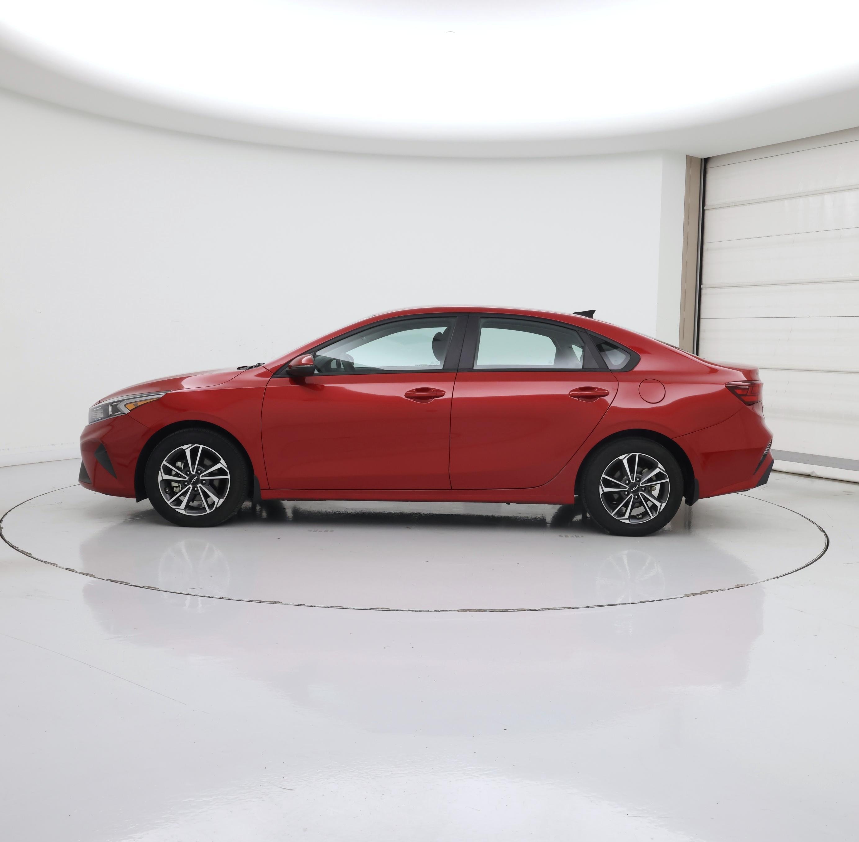 Thumbnail: 2023 Kia Forte - 3