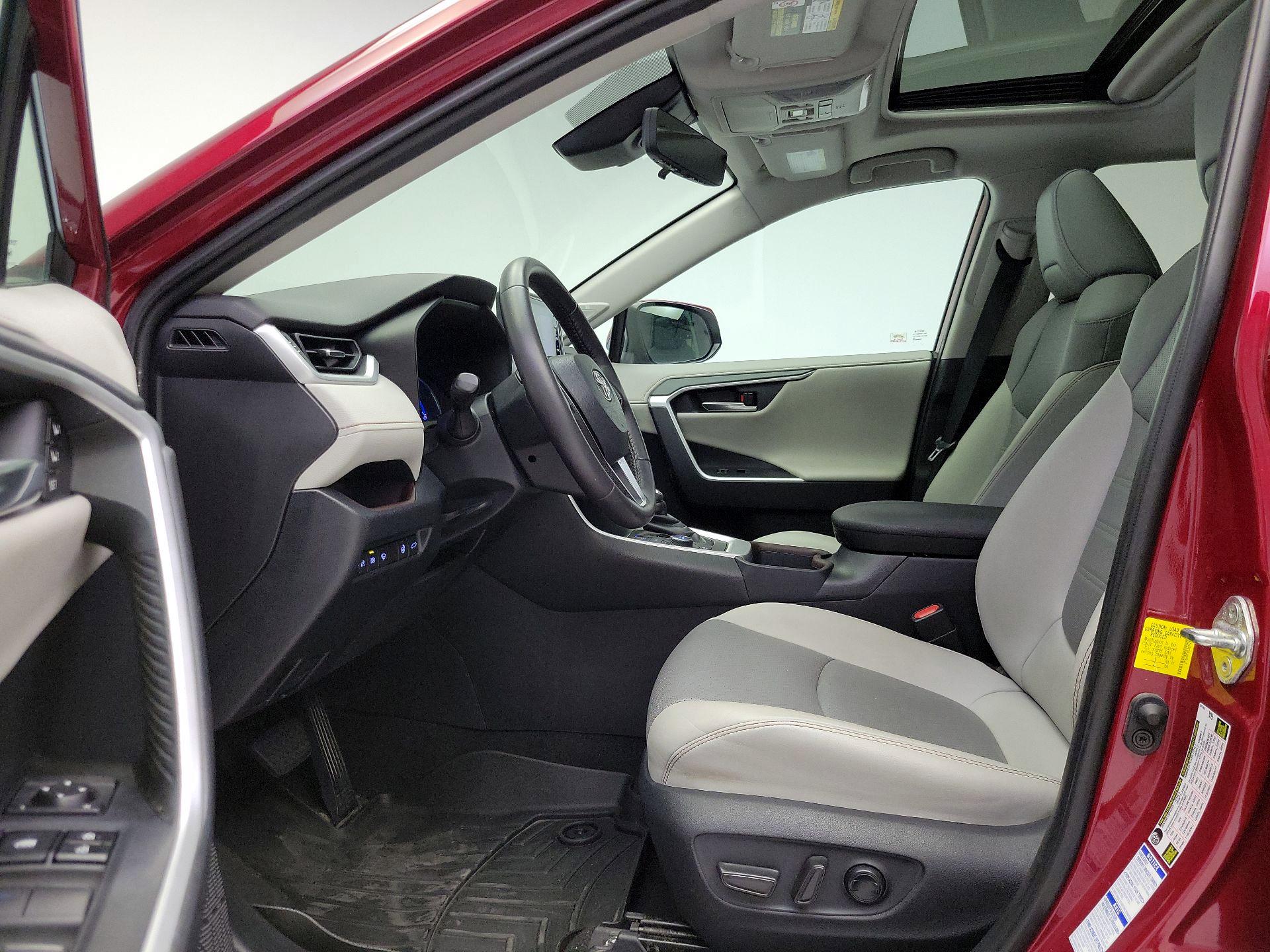Thumbnail: 2020 Toyota RAV4 - 11