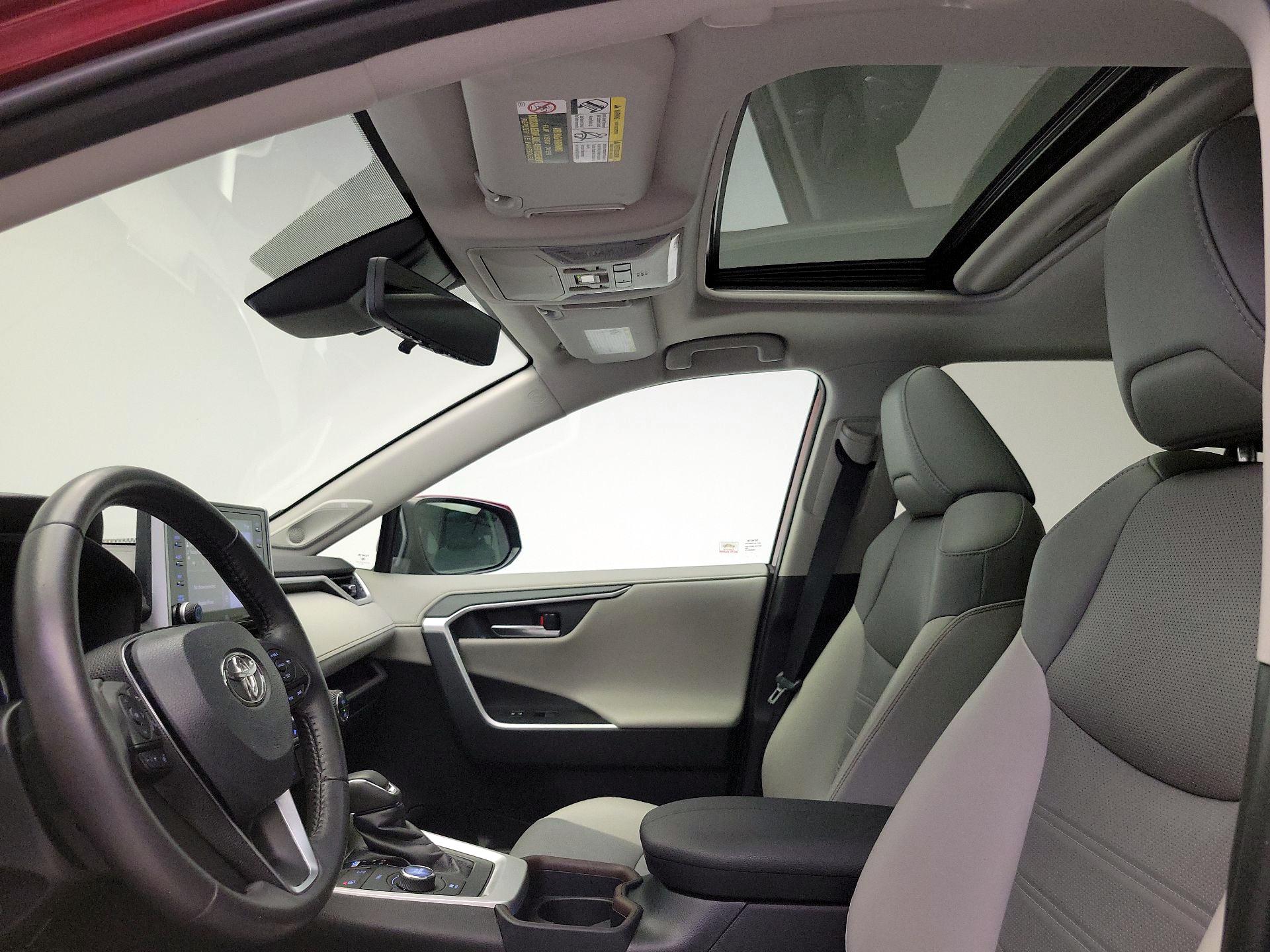 Thumbnail: 2020 Toyota RAV4 - 20