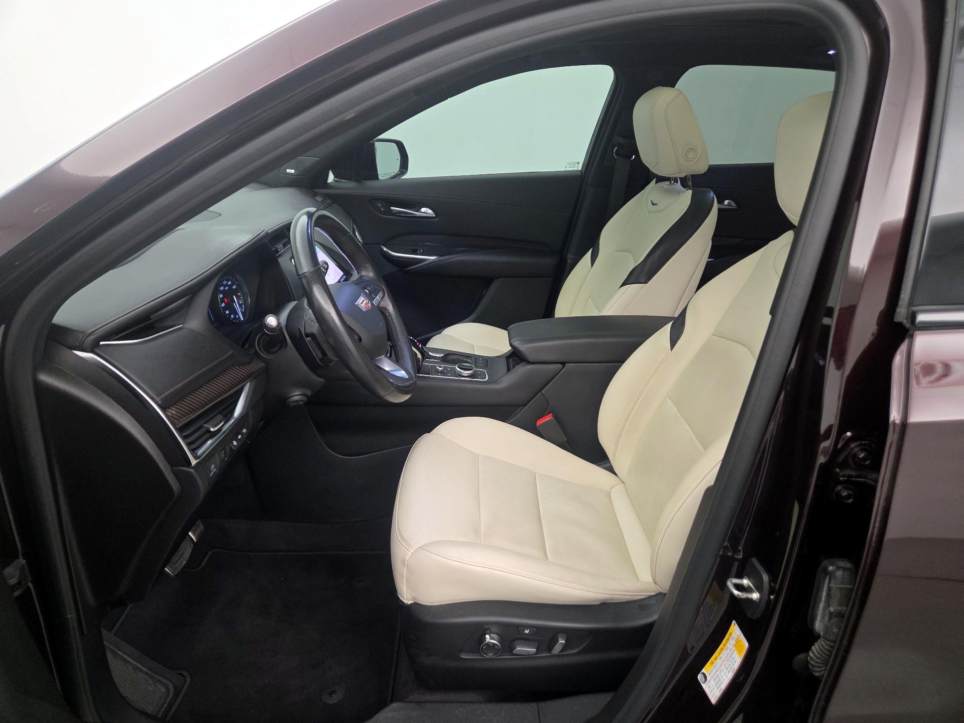 Thumbnail: 2020 Cadillac XT4 - 11