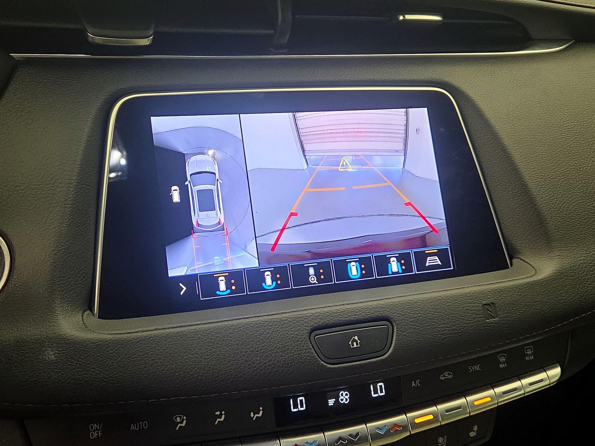 Thumbnail: 2020 Cadillac XT4 - 15