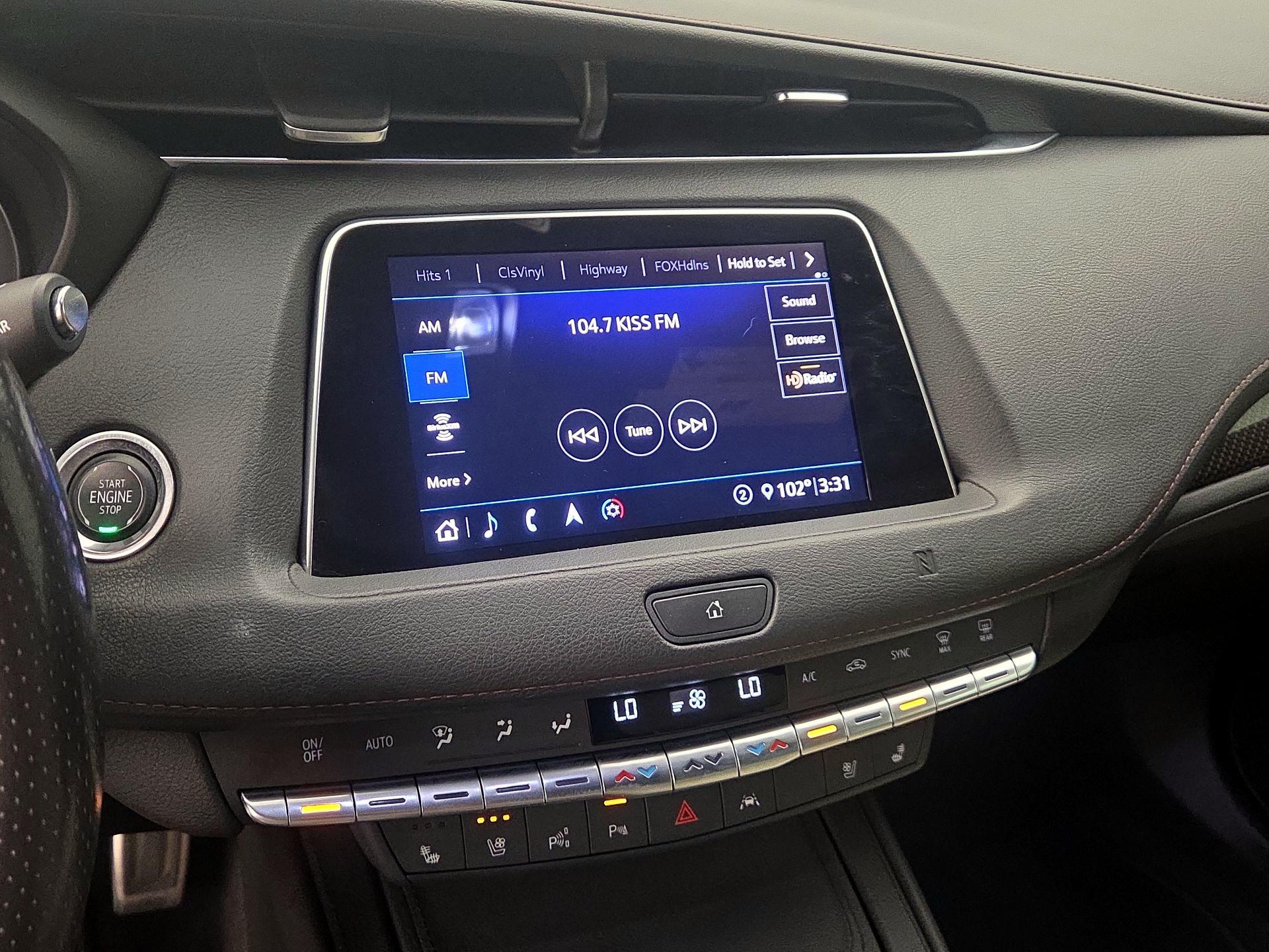Thumbnail: 2020 Cadillac XT4 - 16