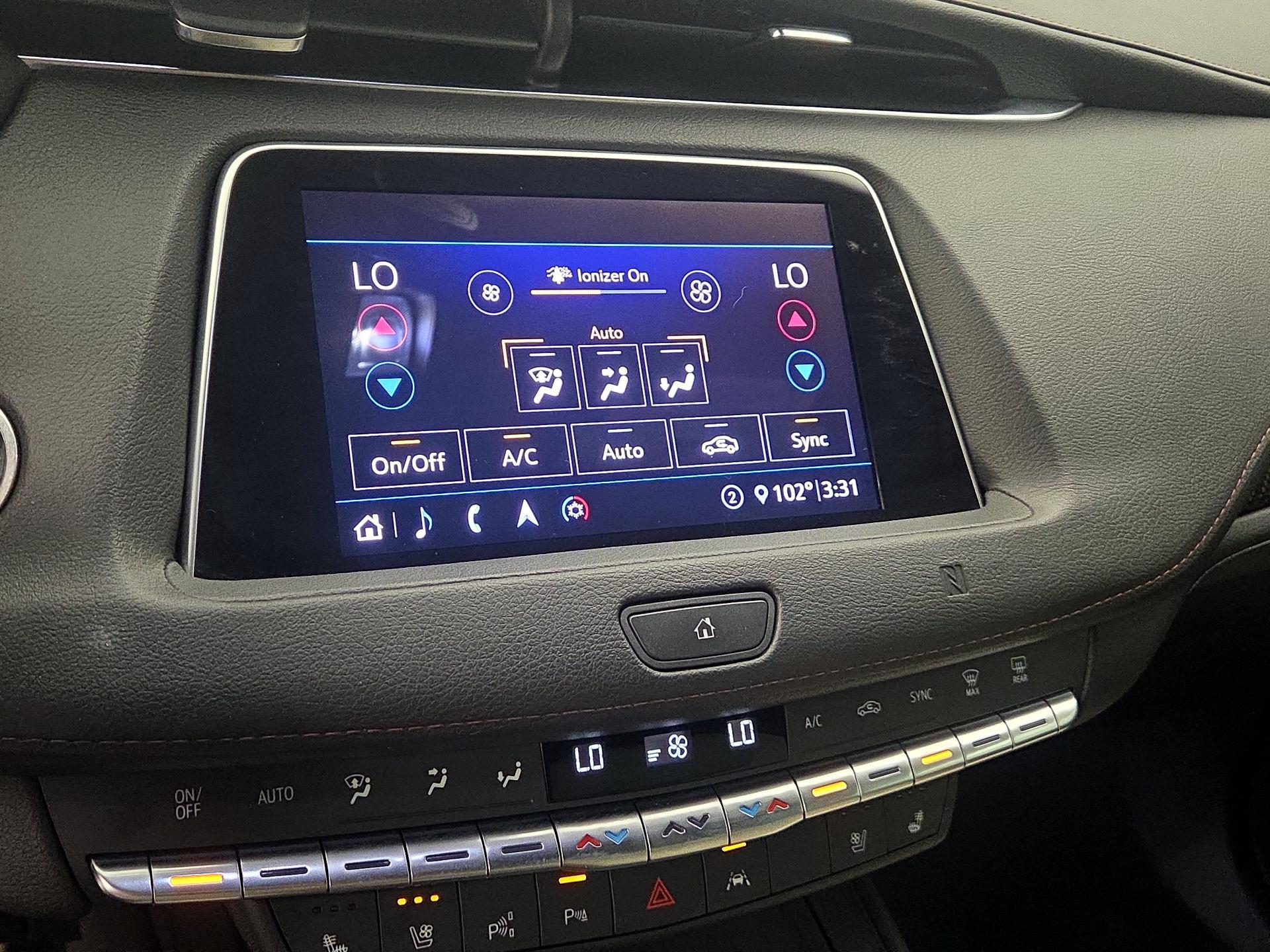 Thumbnail: 2020 Cadillac XT4 - 17