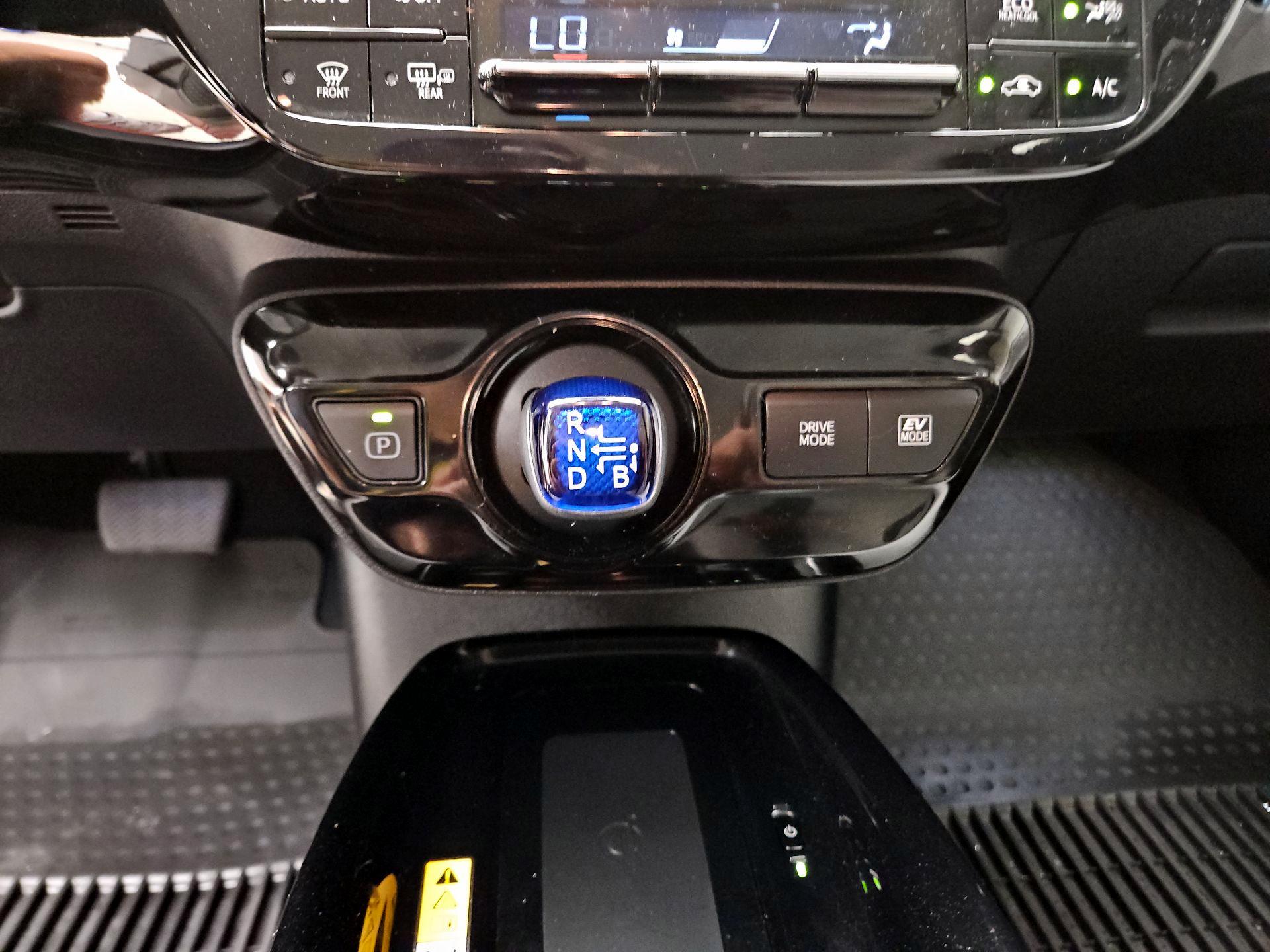 Thumbnail: 2022 Toyota Prius - 17