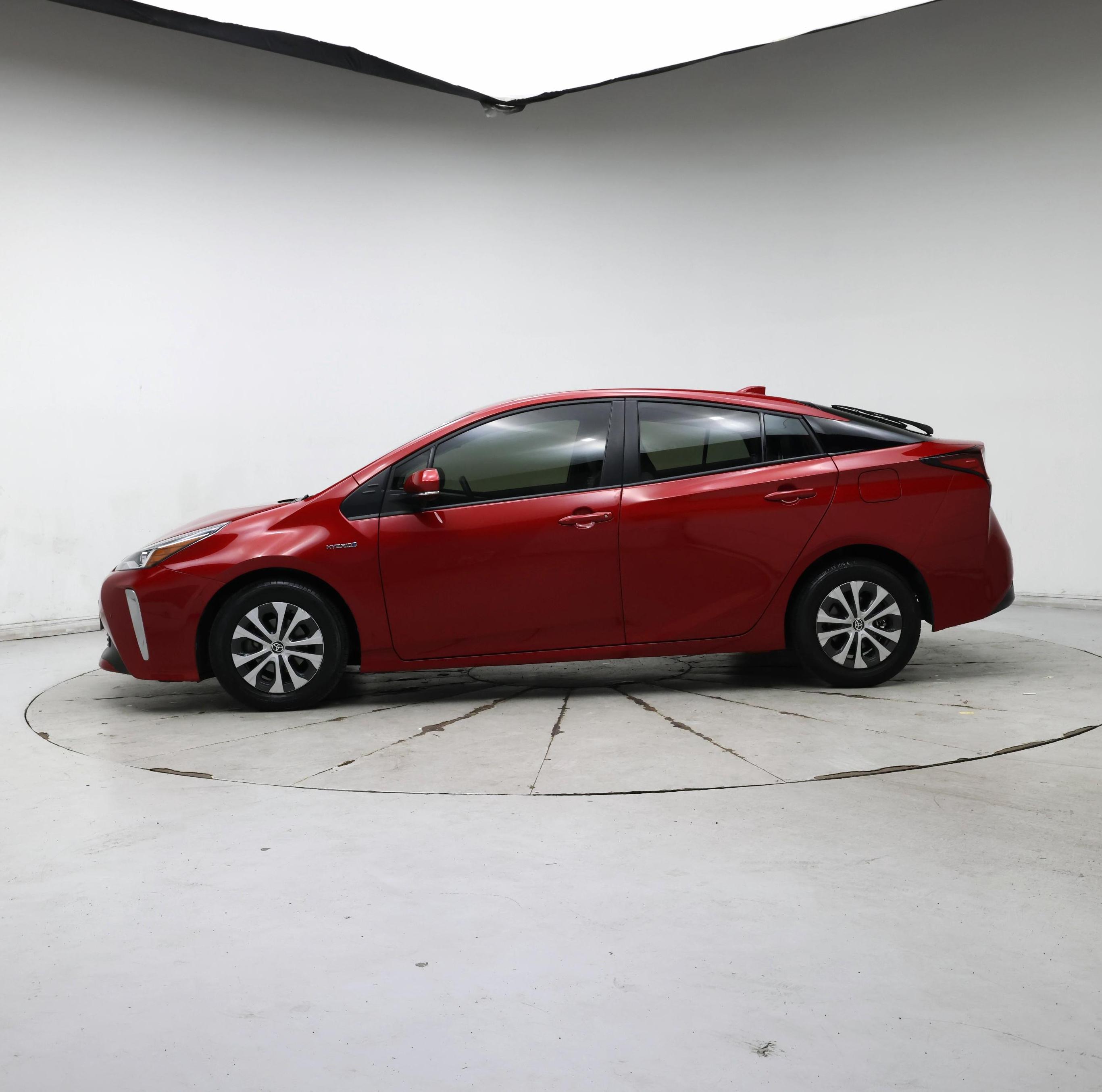Thumbnail: 2022 Toyota Prius - 3