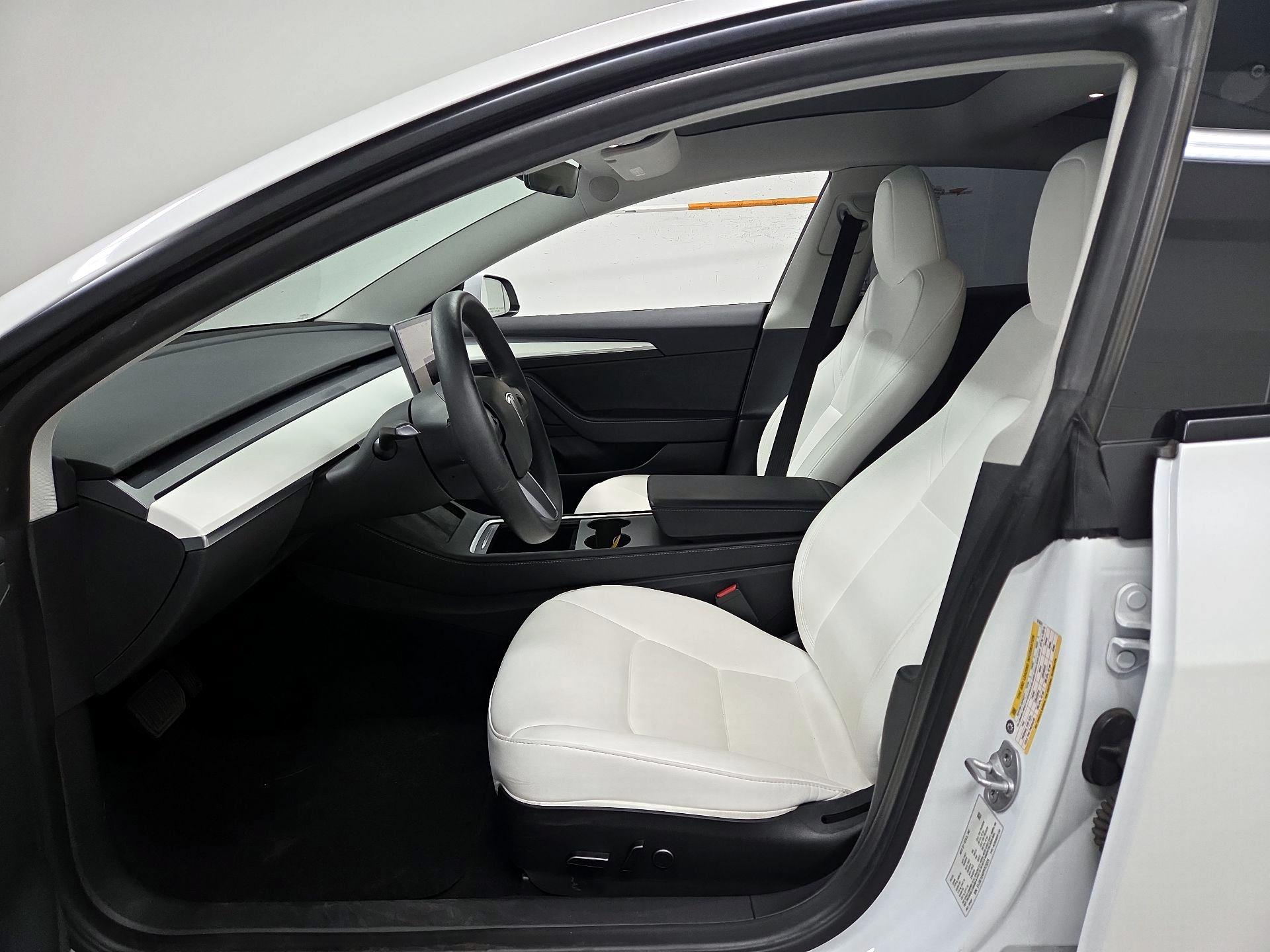 Thumbnail: 2023 Tesla Model 3 - 11