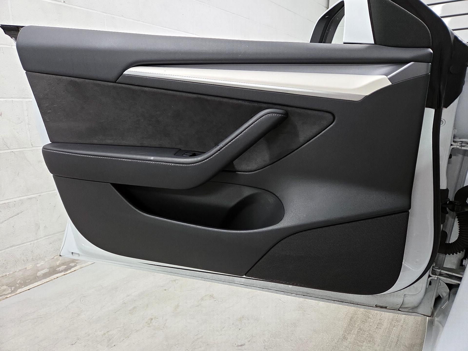 Thumbnail: 2023 Tesla Model 3 - 12