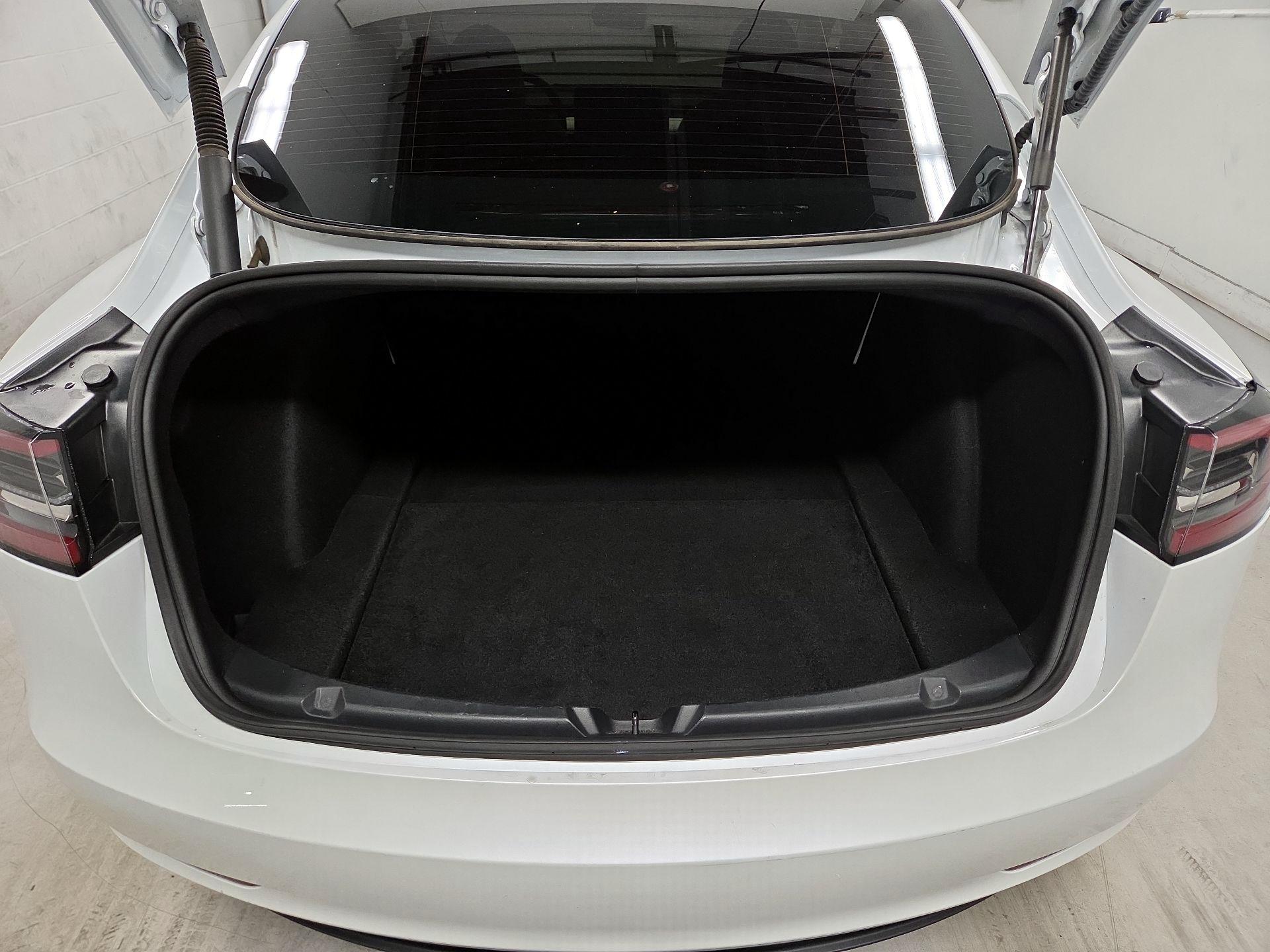 Thumbnail: 2023 Tesla Model 3 - 17