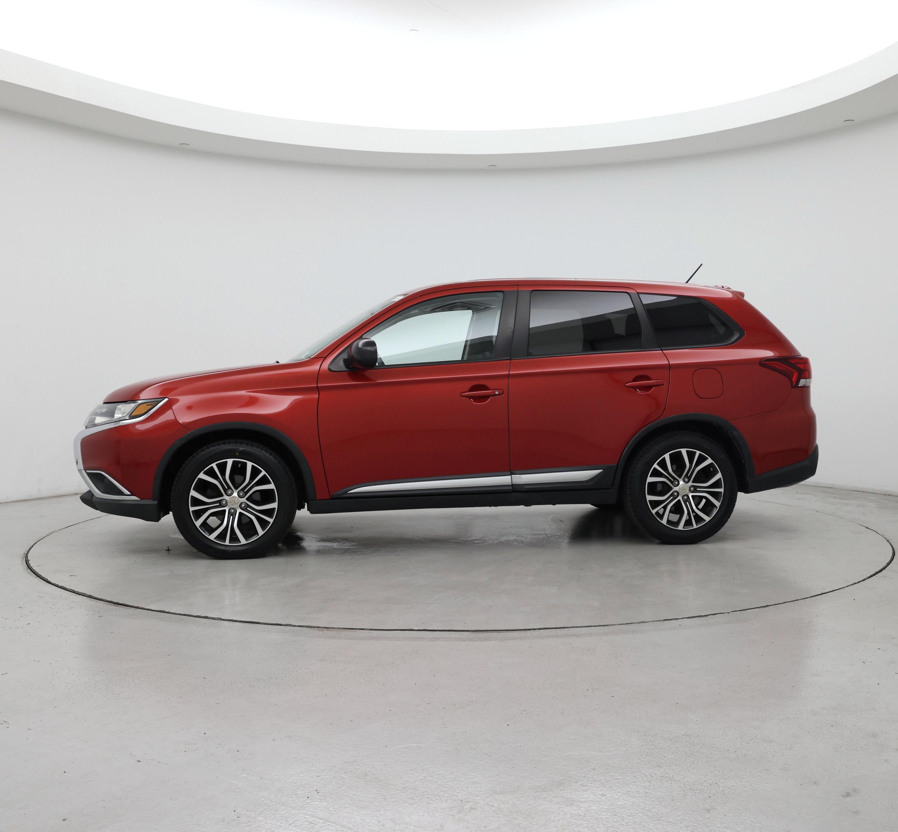 Thumbnail: 2016 Mitsubishi Outlander - 3