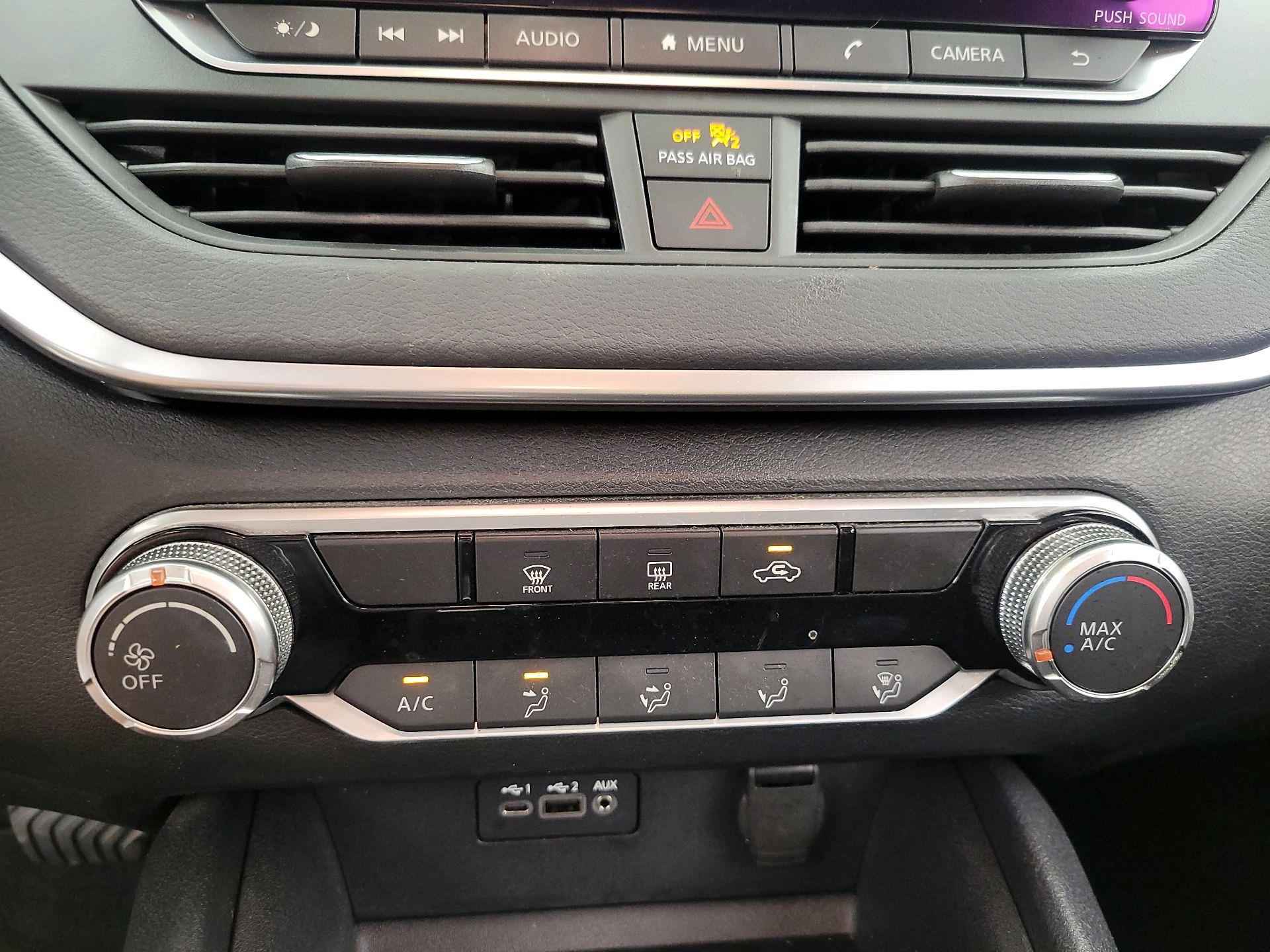 Thumbnail: 2019 Nissan Altima - 16