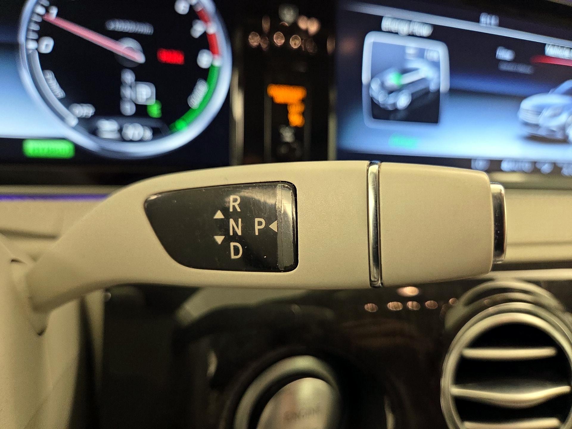 Thumbnail: 2016 Mercedes-Benz S-Class - 18