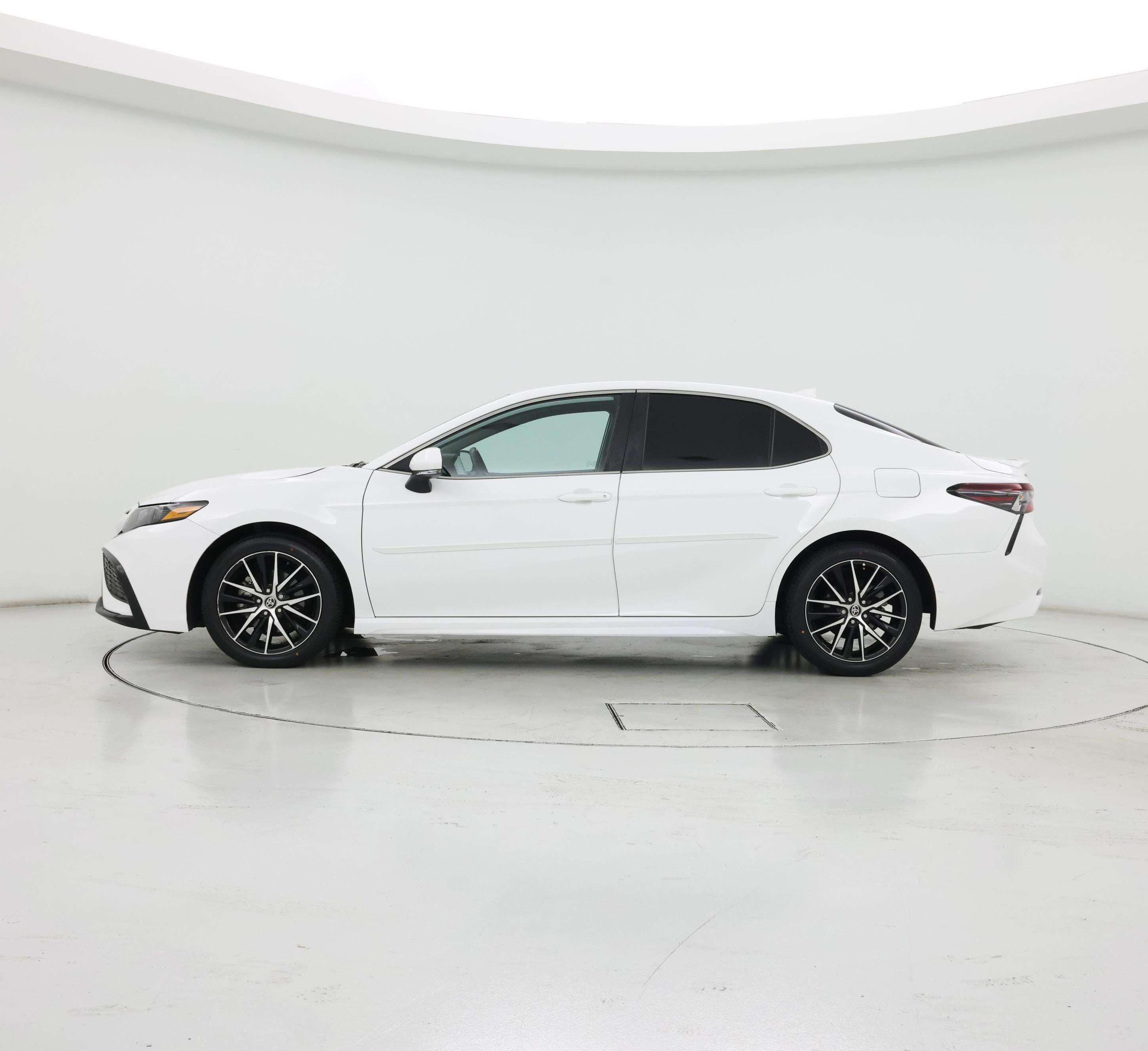 Thumbnail: 2024 Toyota Camry - 3