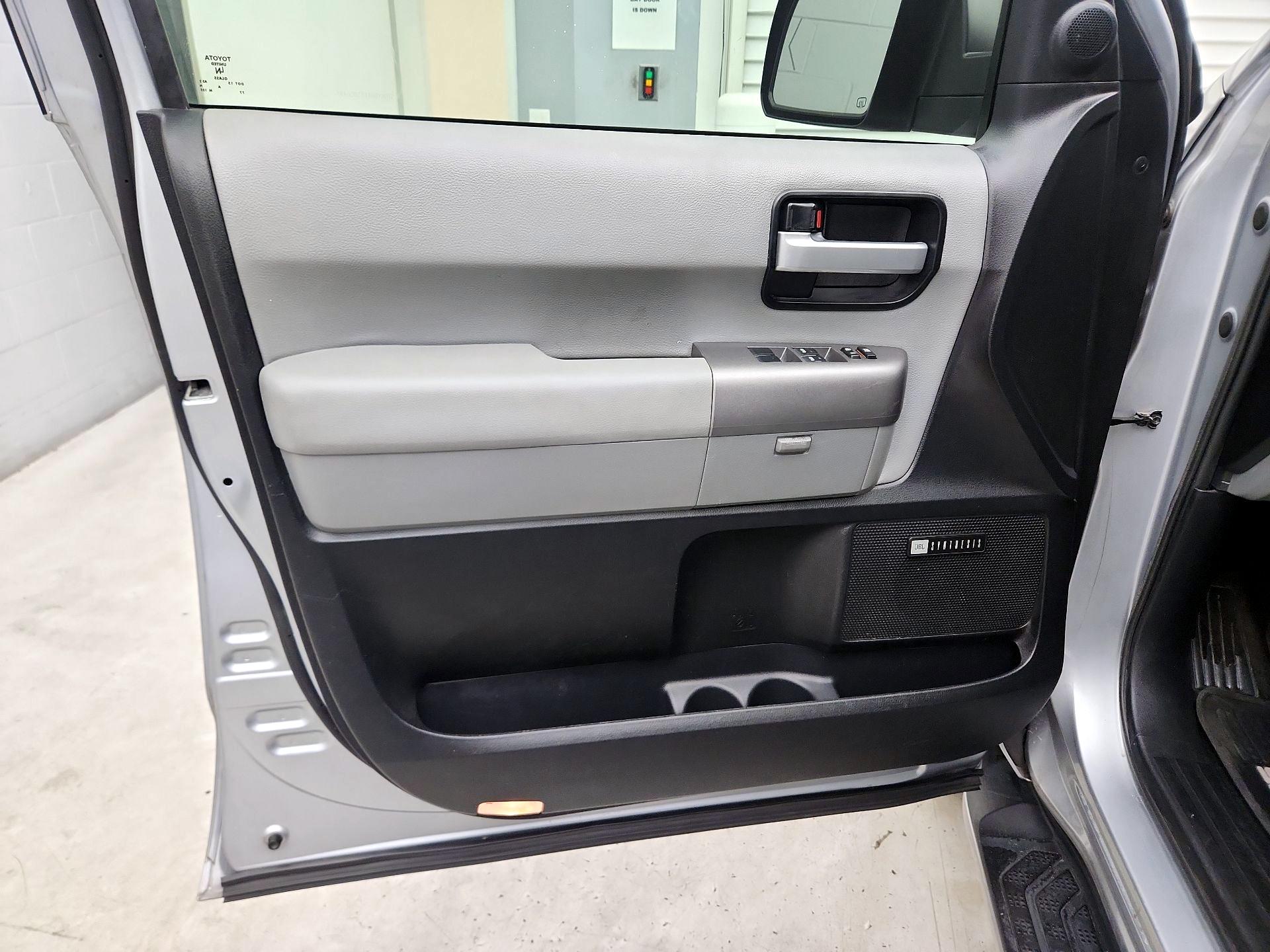 Thumbnail: 2015 Toyota Sequoia - 12