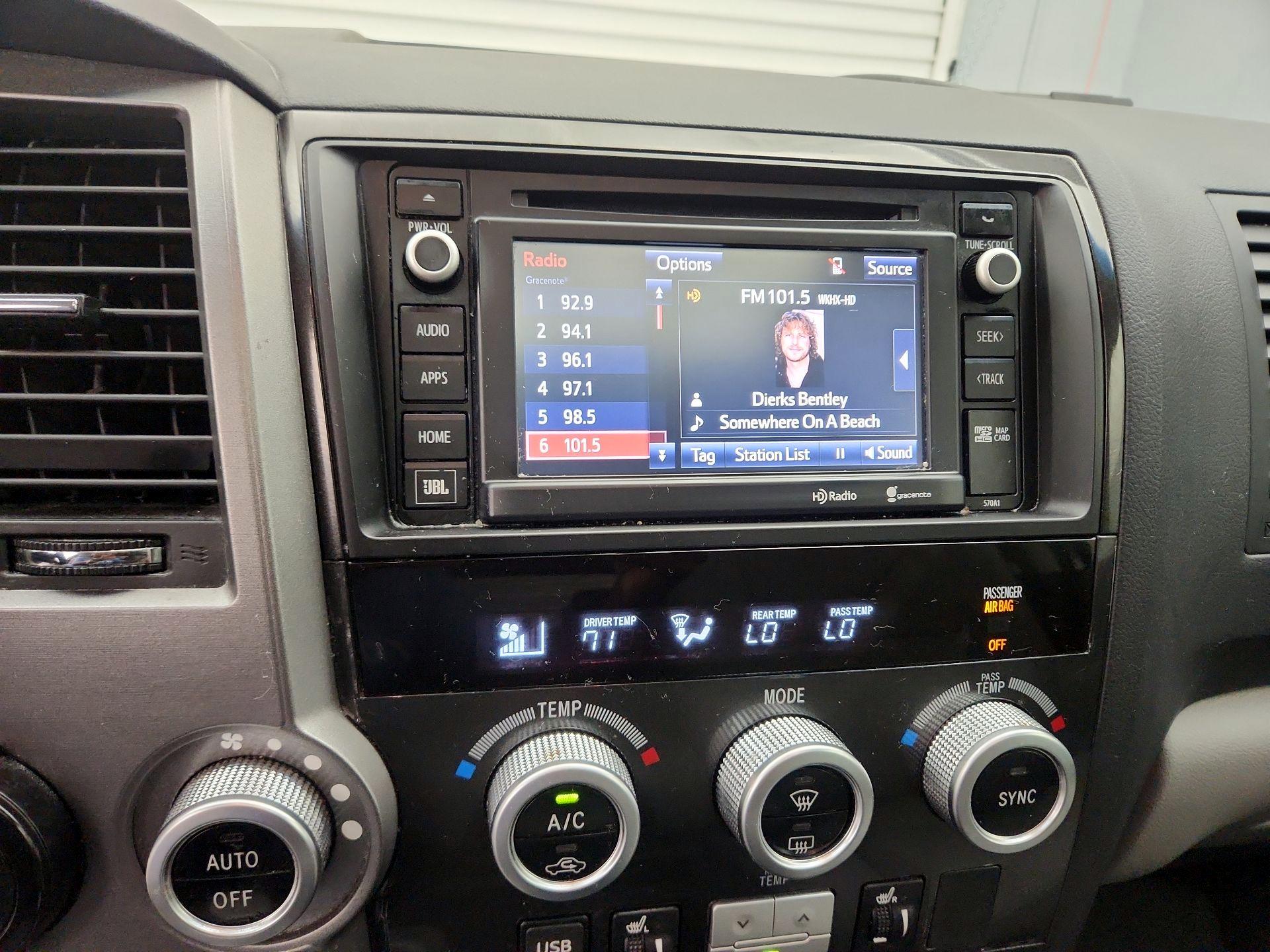 Thumbnail: 2015 Toyota Sequoia - 15