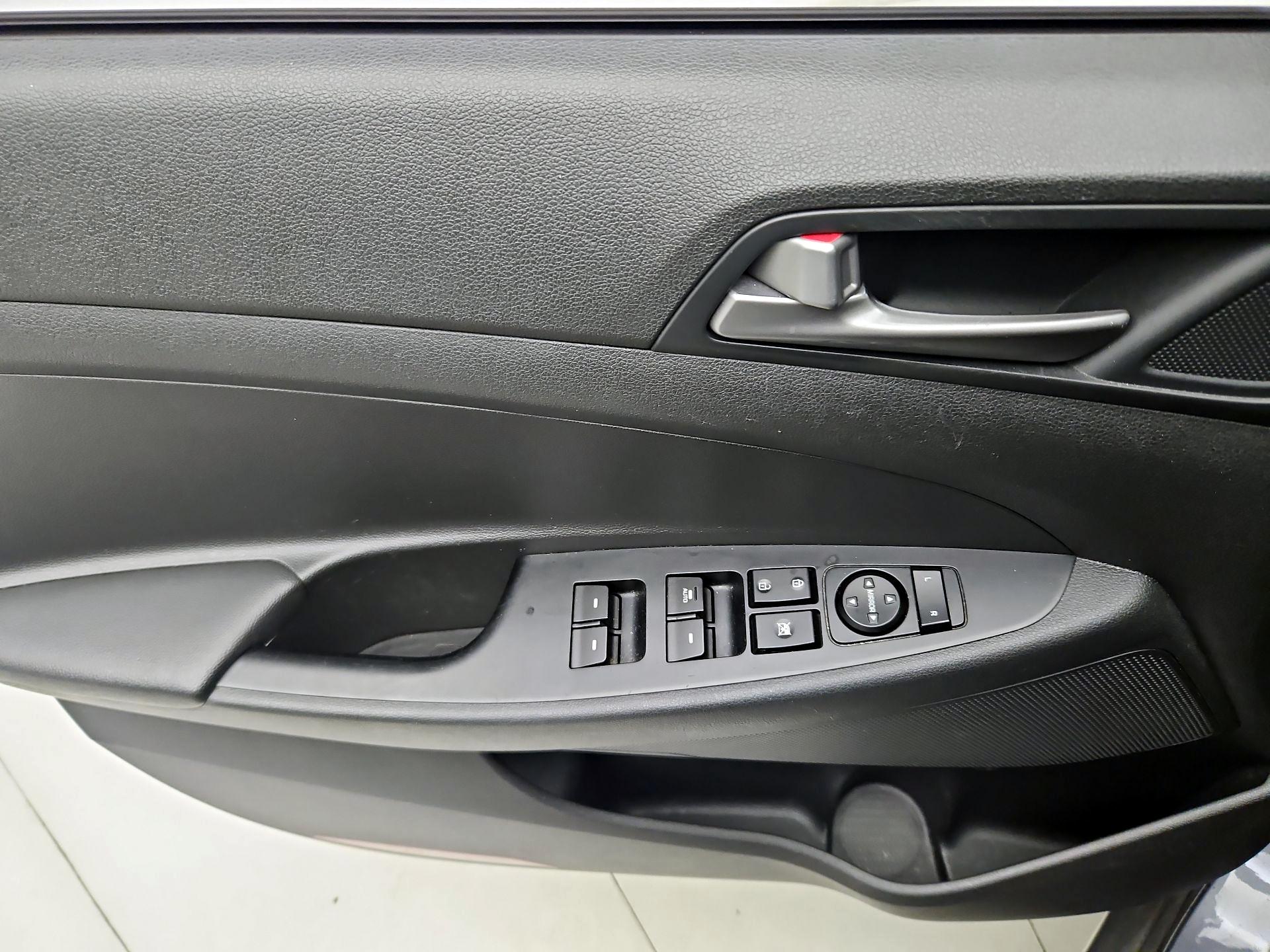Thumbnail: 2017 Hyundai Tucson - 12