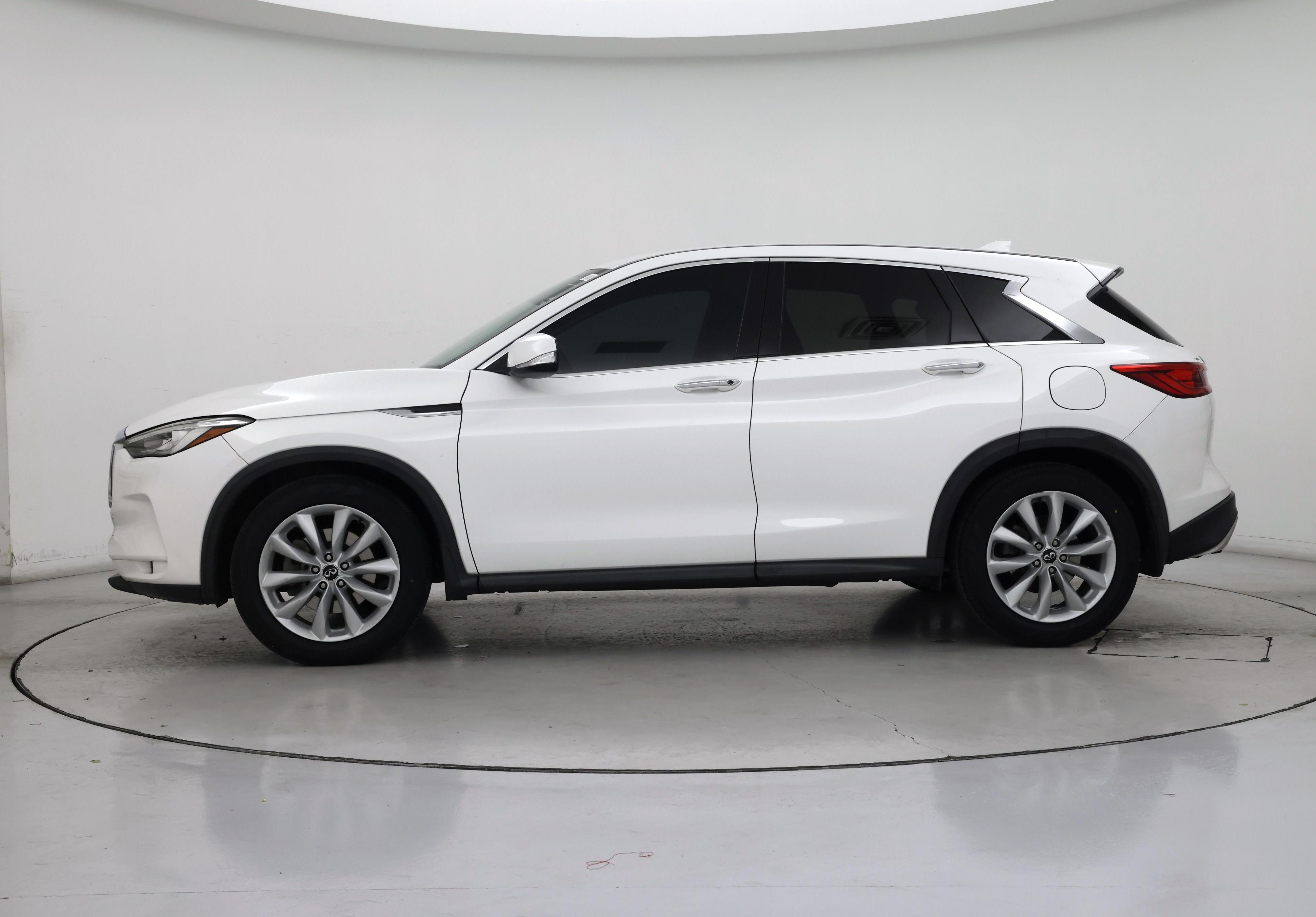 Thumbnail: 2019 INFINITI QX50 - 3