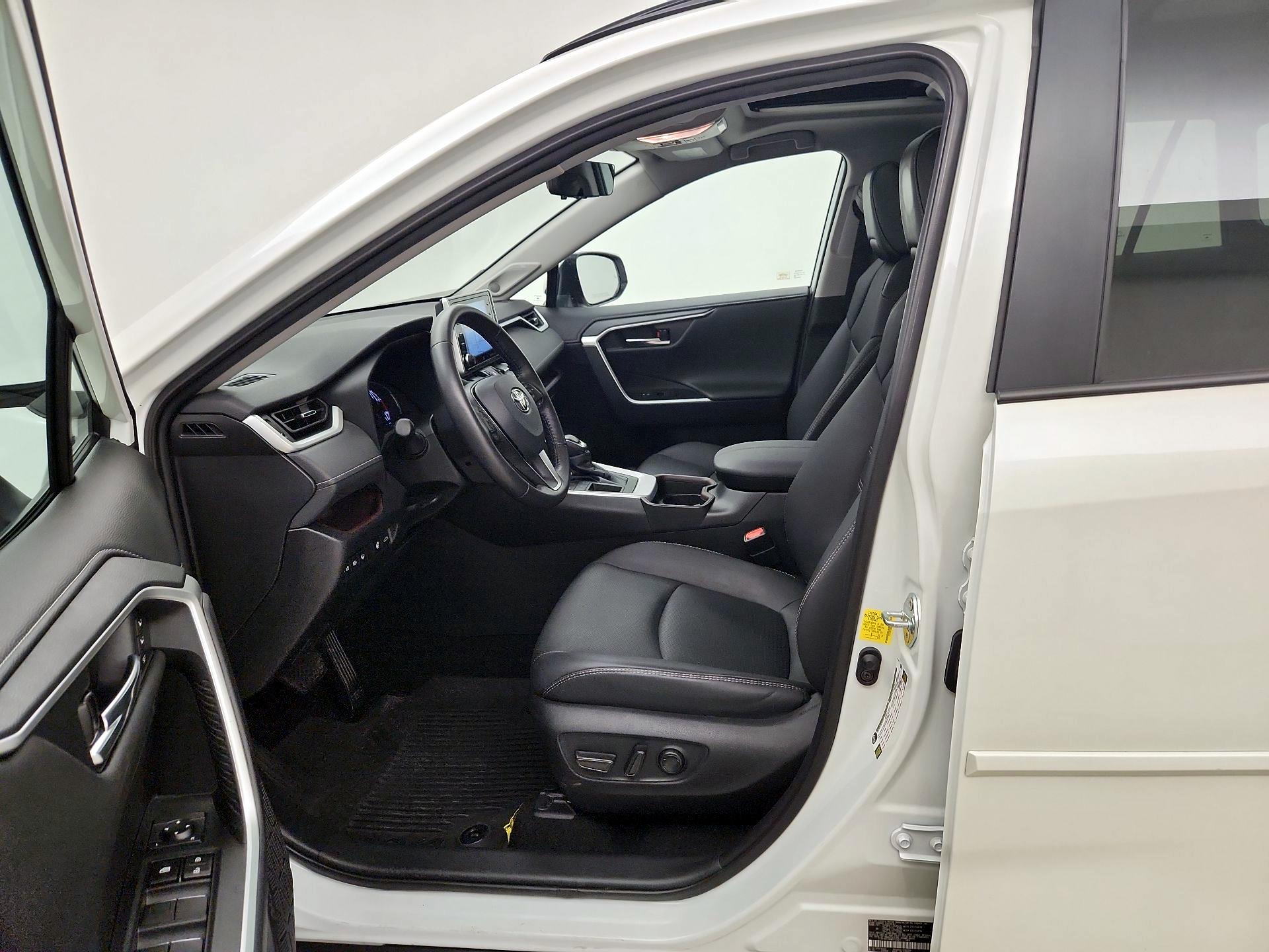 Thumbnail: 2021 Toyota RAV4 - 11