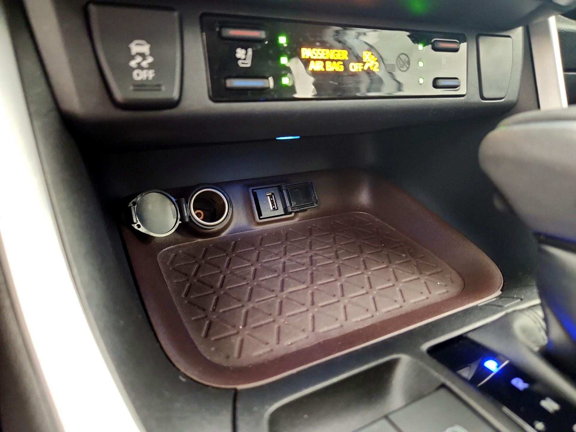 Thumbnail: 2021 Toyota RAV4 - 19