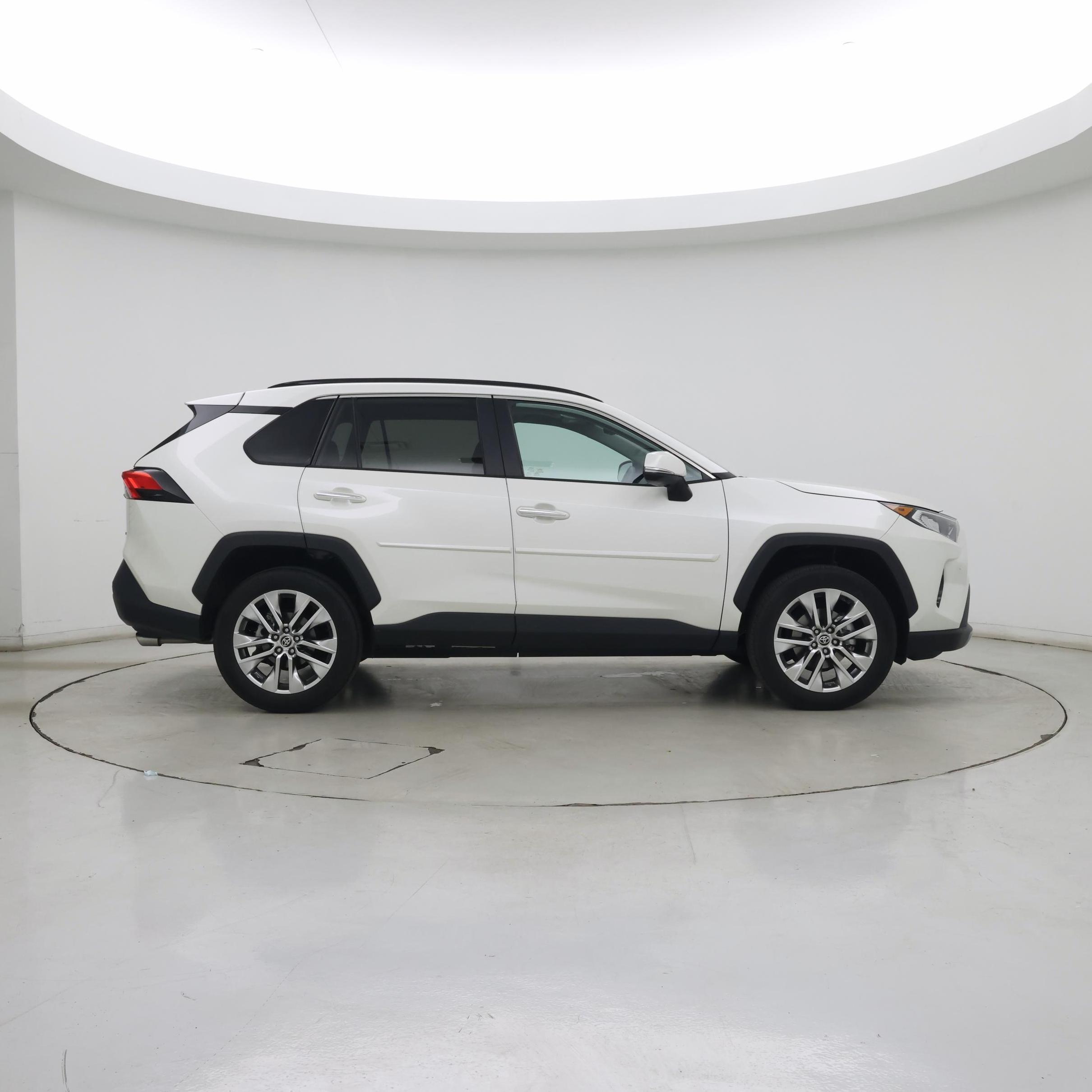 Thumbnail: 2021 Toyota RAV4 - 7