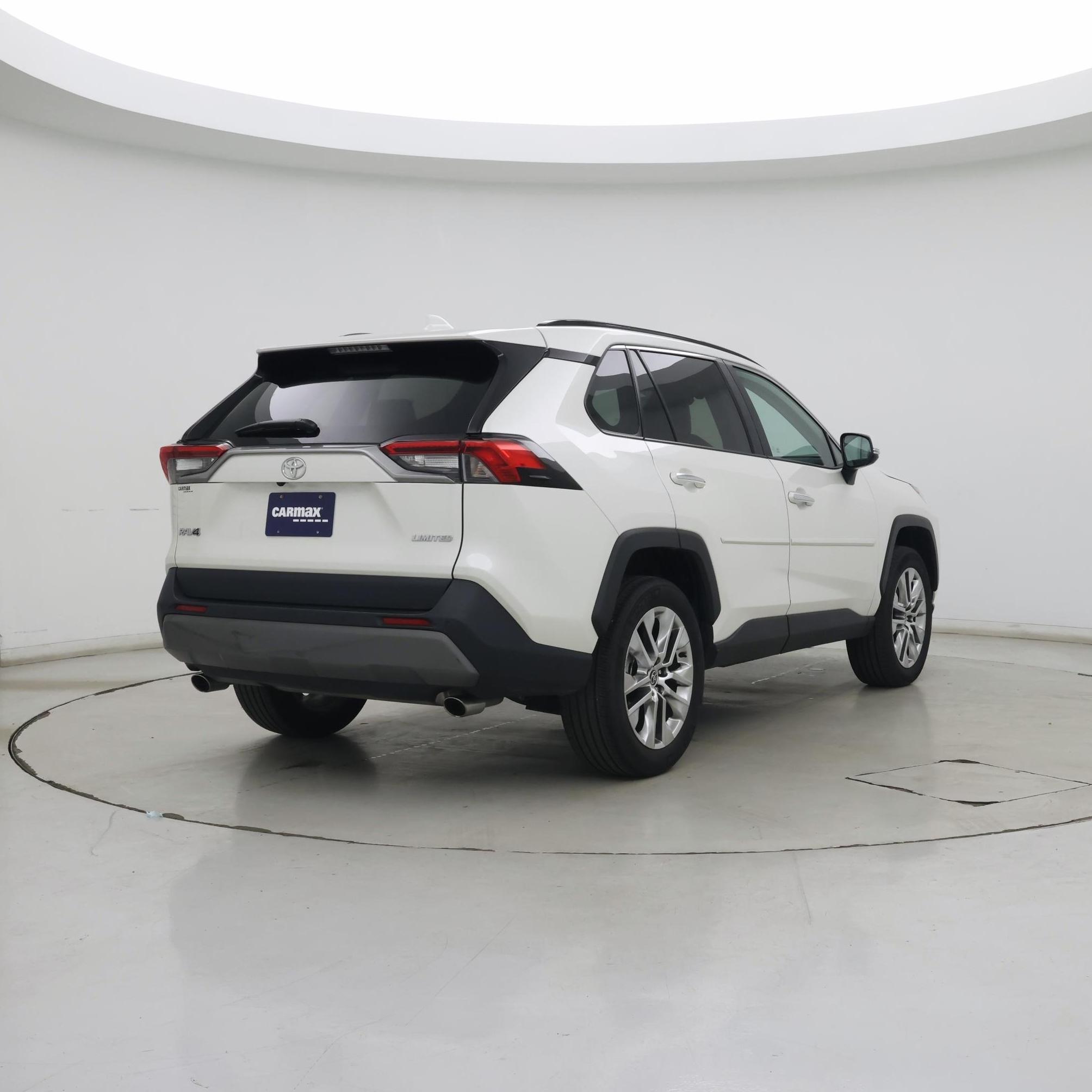 Thumbnail: 2021 Toyota RAV4 - 8