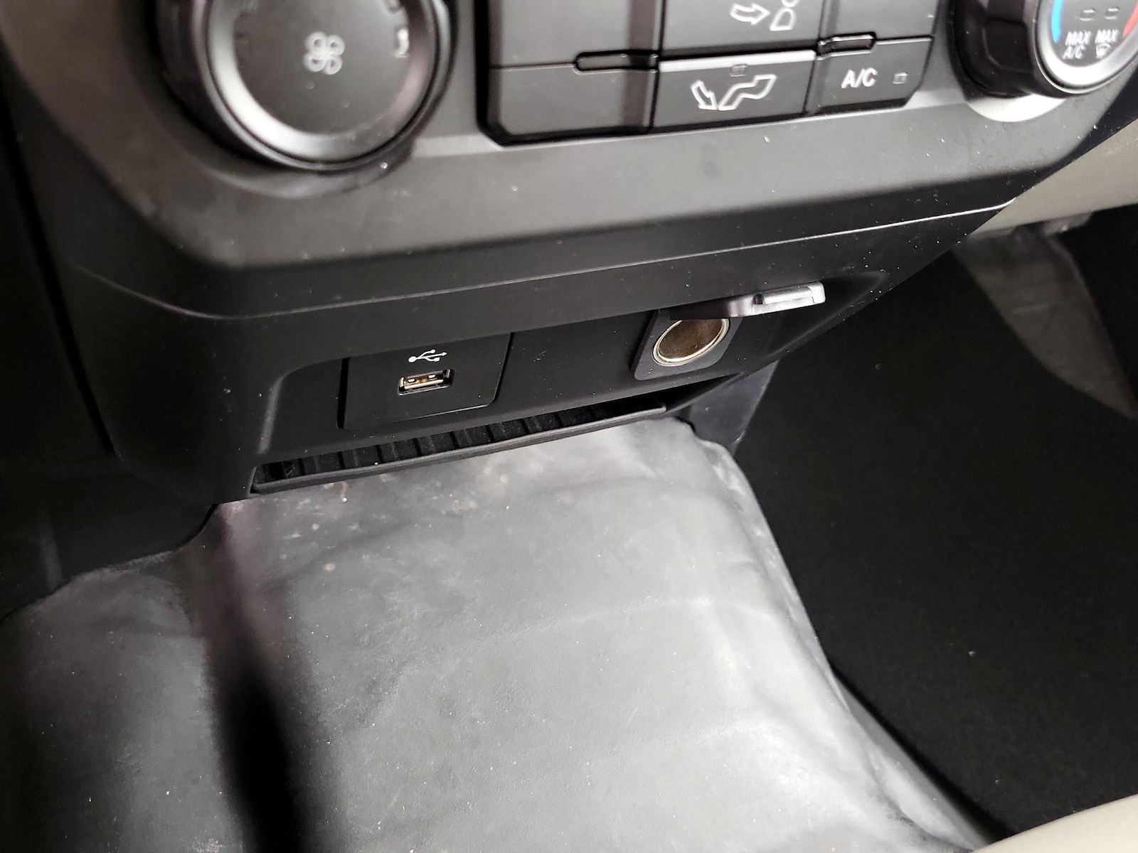 2020 Ford F-150 XL - Photo 19