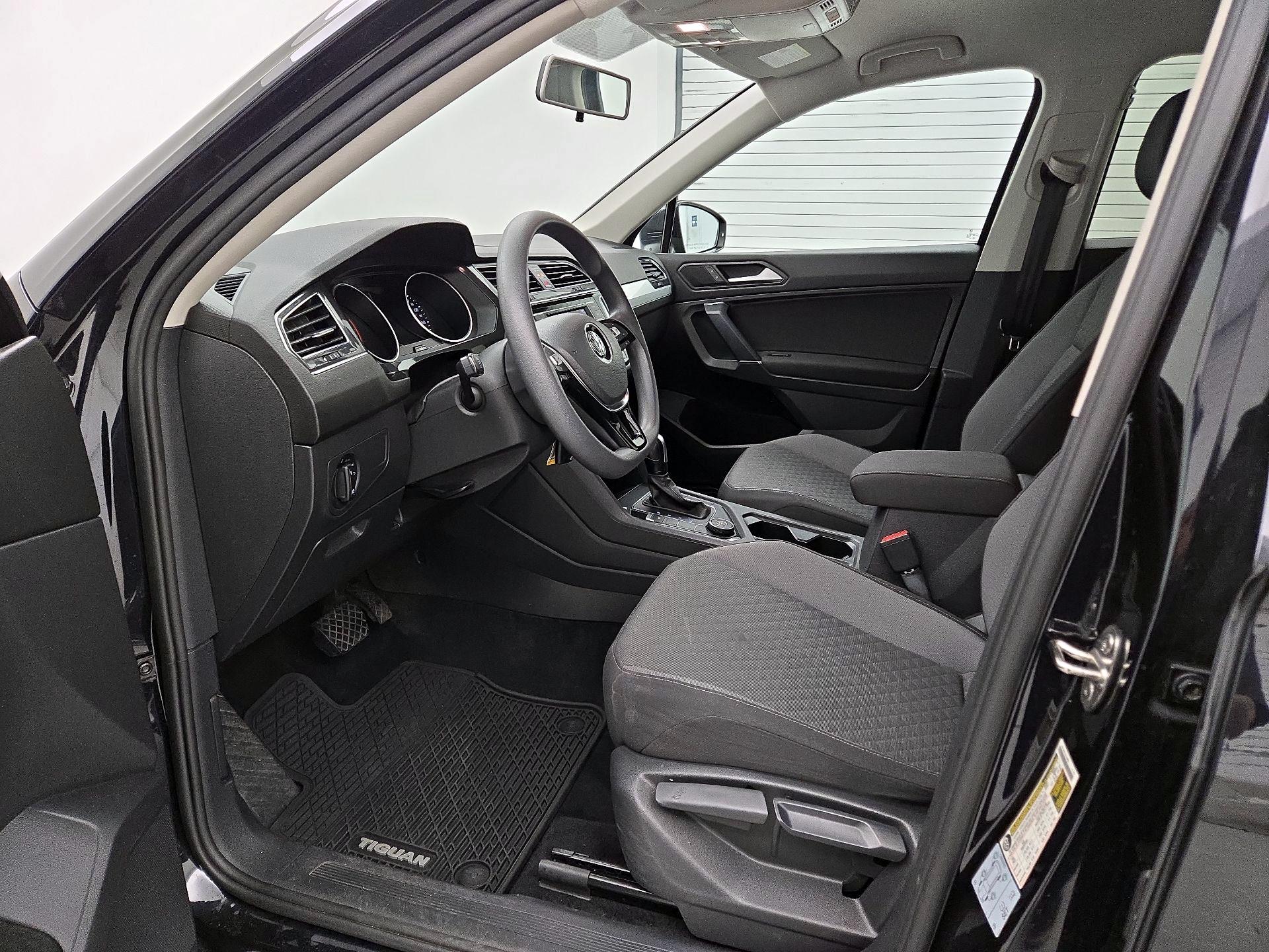 Thumbnail: 2020 Volkswagen Tiguan - 11
