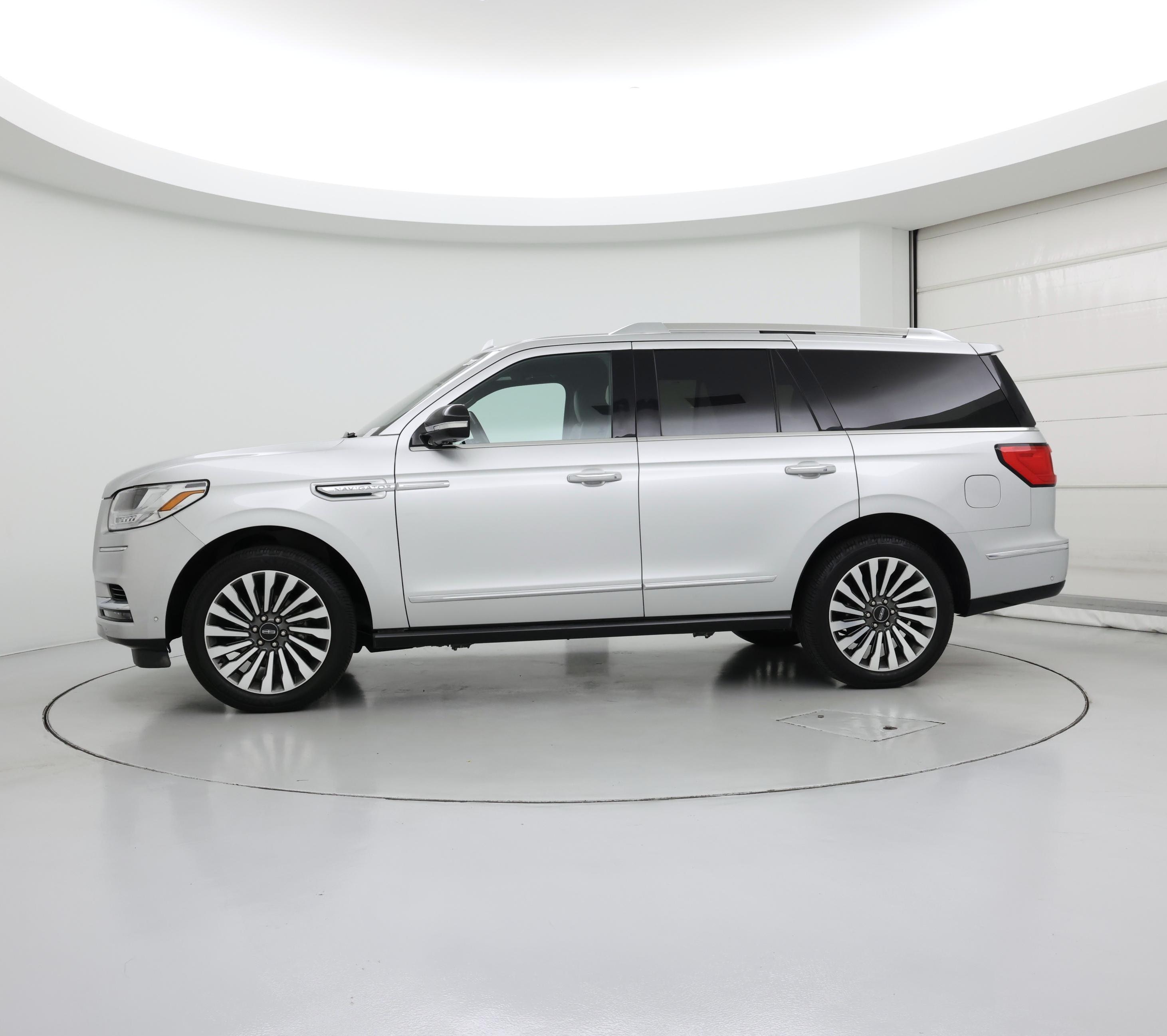 Thumbnail: 2019 Lincoln Navigator - 3