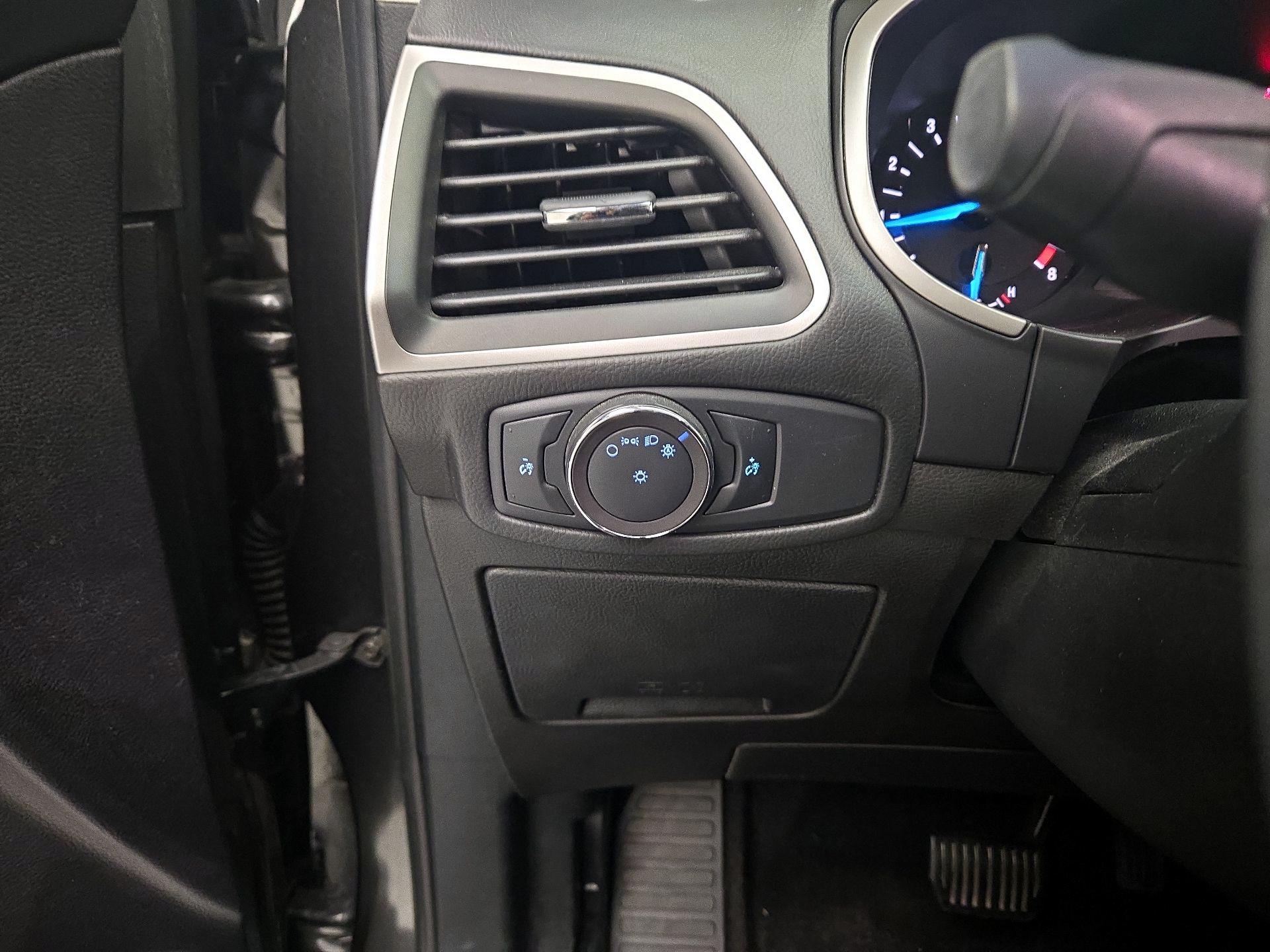 Thumbnail: 2018 Ford Edge - 12